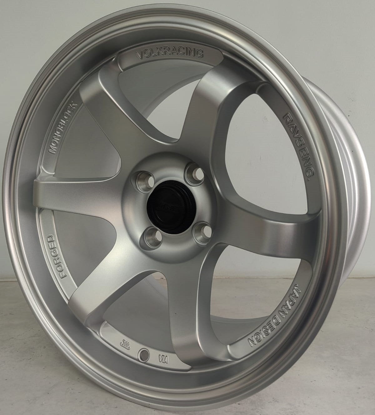 15" KR AS37 7 (15X8.25/4-100) MATT SILVER ET 20