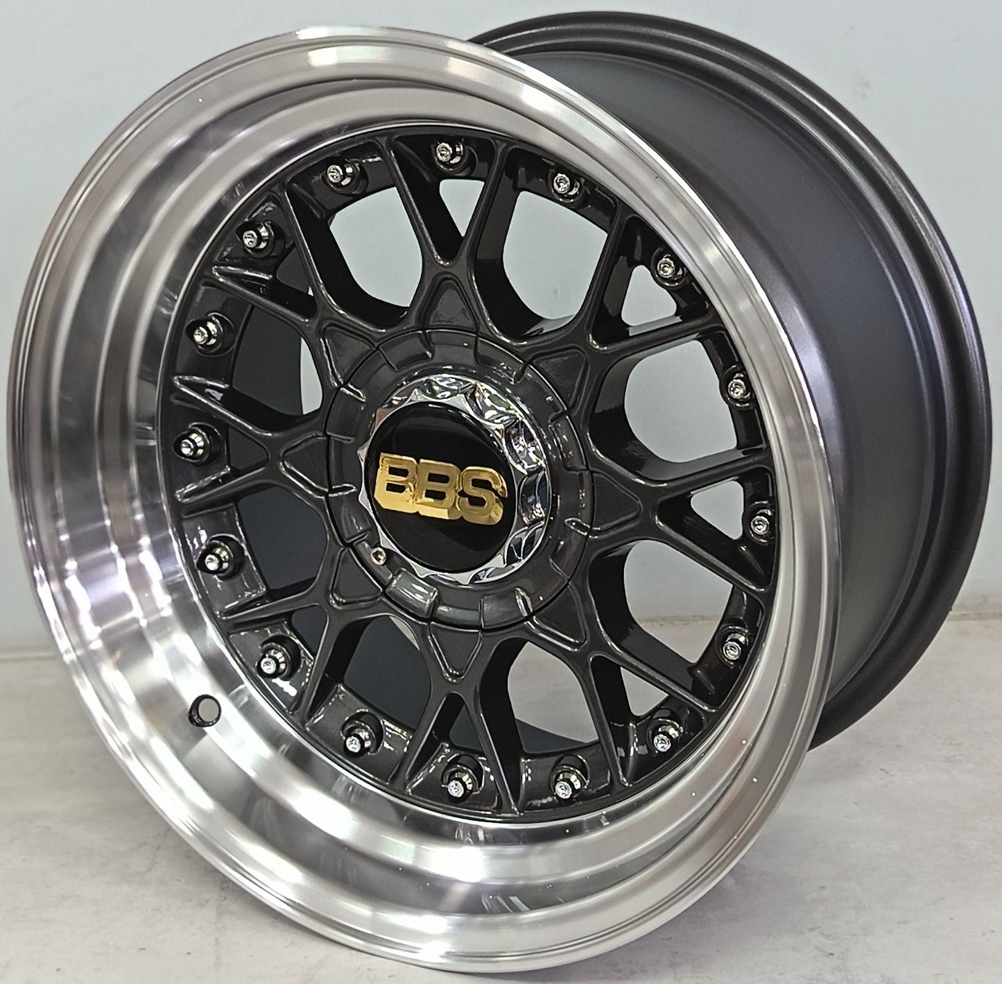 15" KR YKW5703 5 (15X8/4-100/114) GL