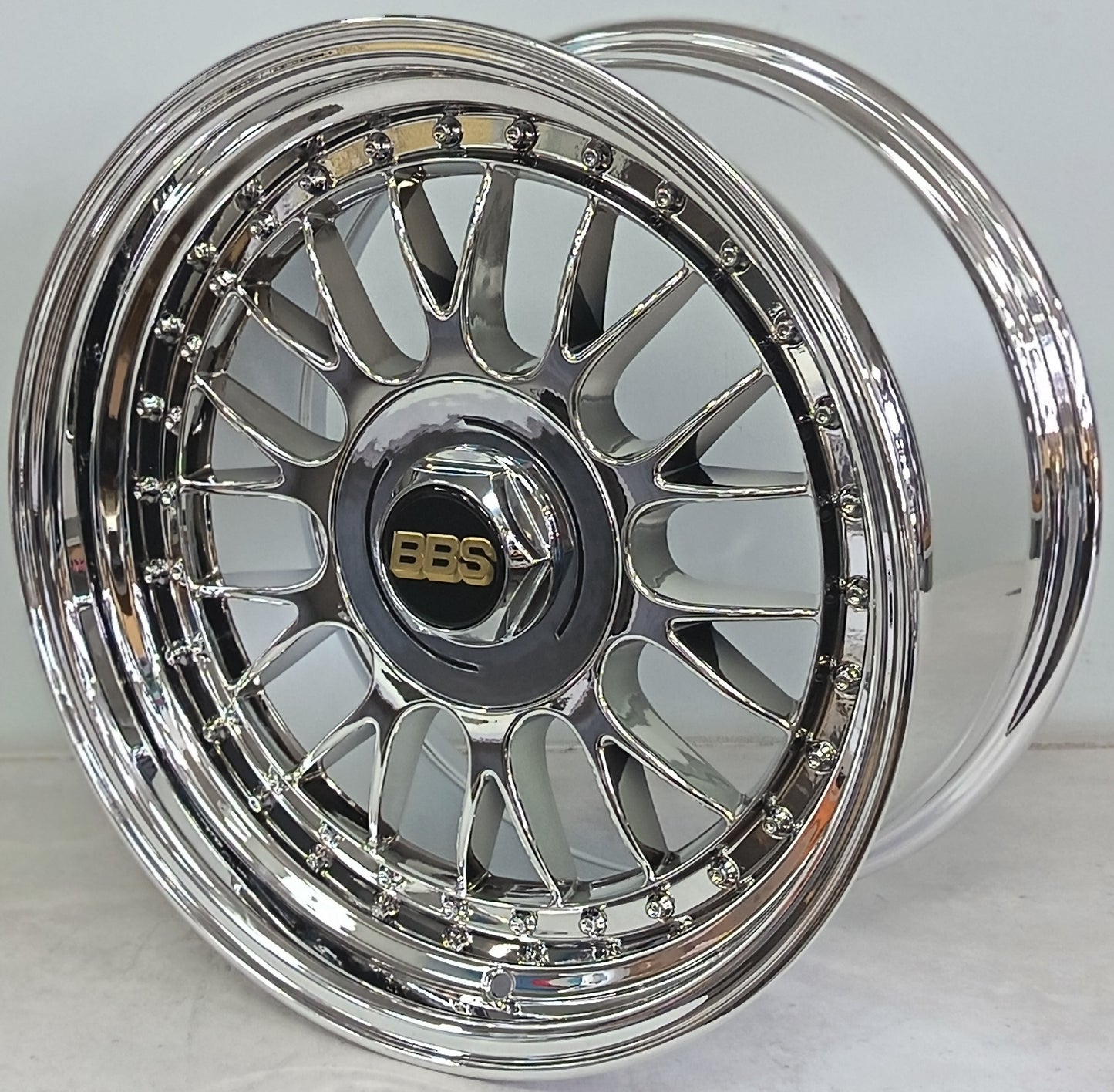 17" KR YKW7031 B (17X8.5/4-100/5-100) V-CHROME