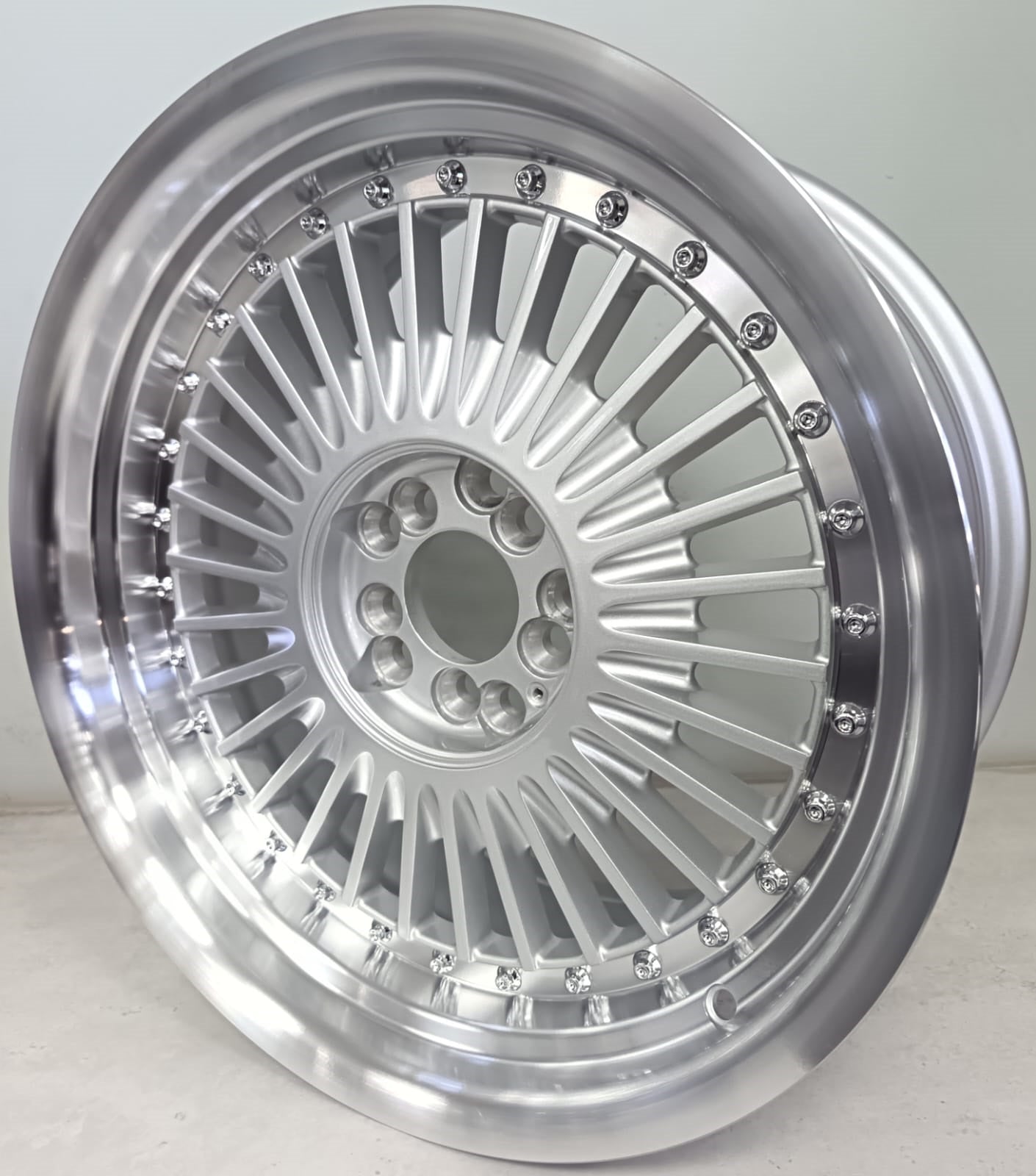 17" KR YKW7036 9/10 (17X8/9/5-100/114) SL N/W