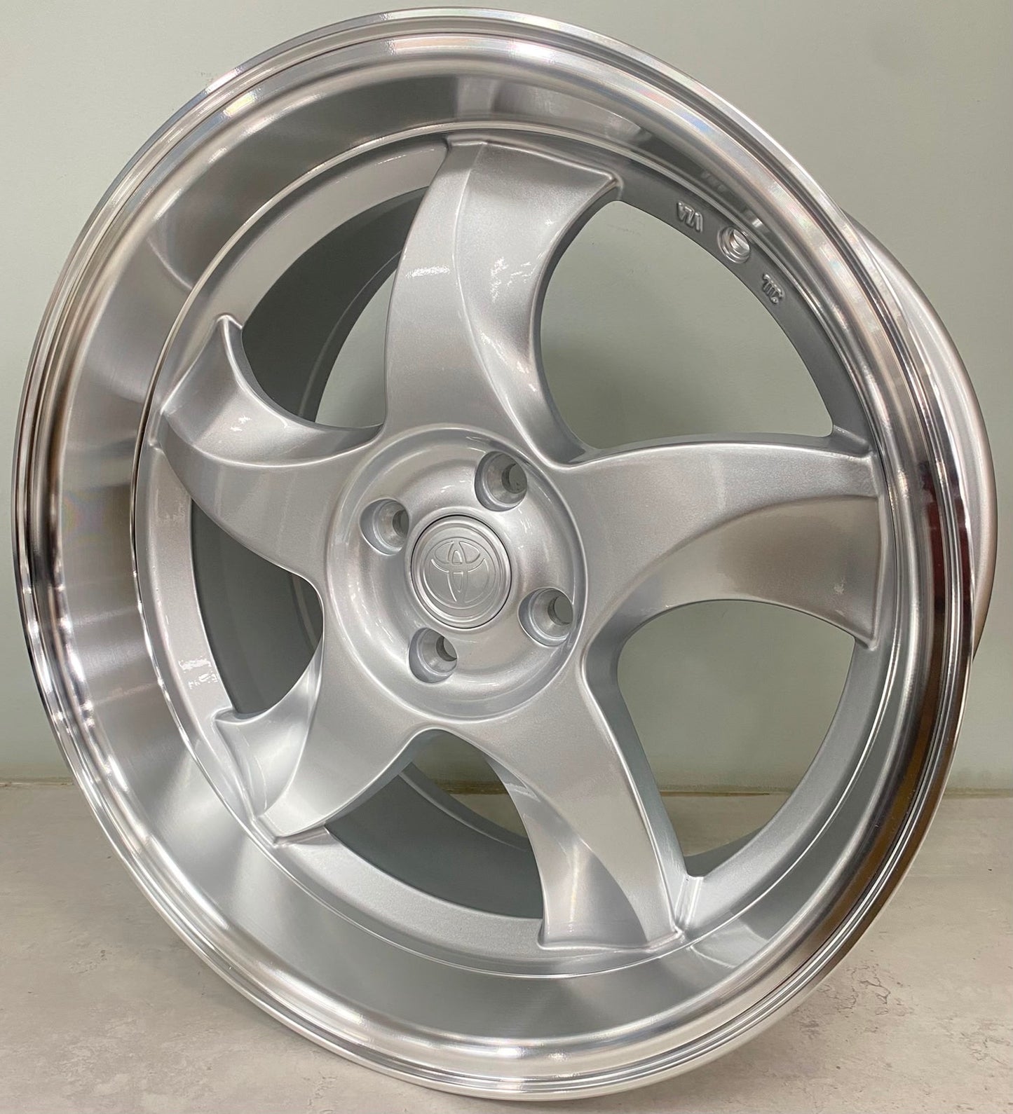 17" CONCEPT YKW7056 1 (17X8.5/4-100) ET20 SL