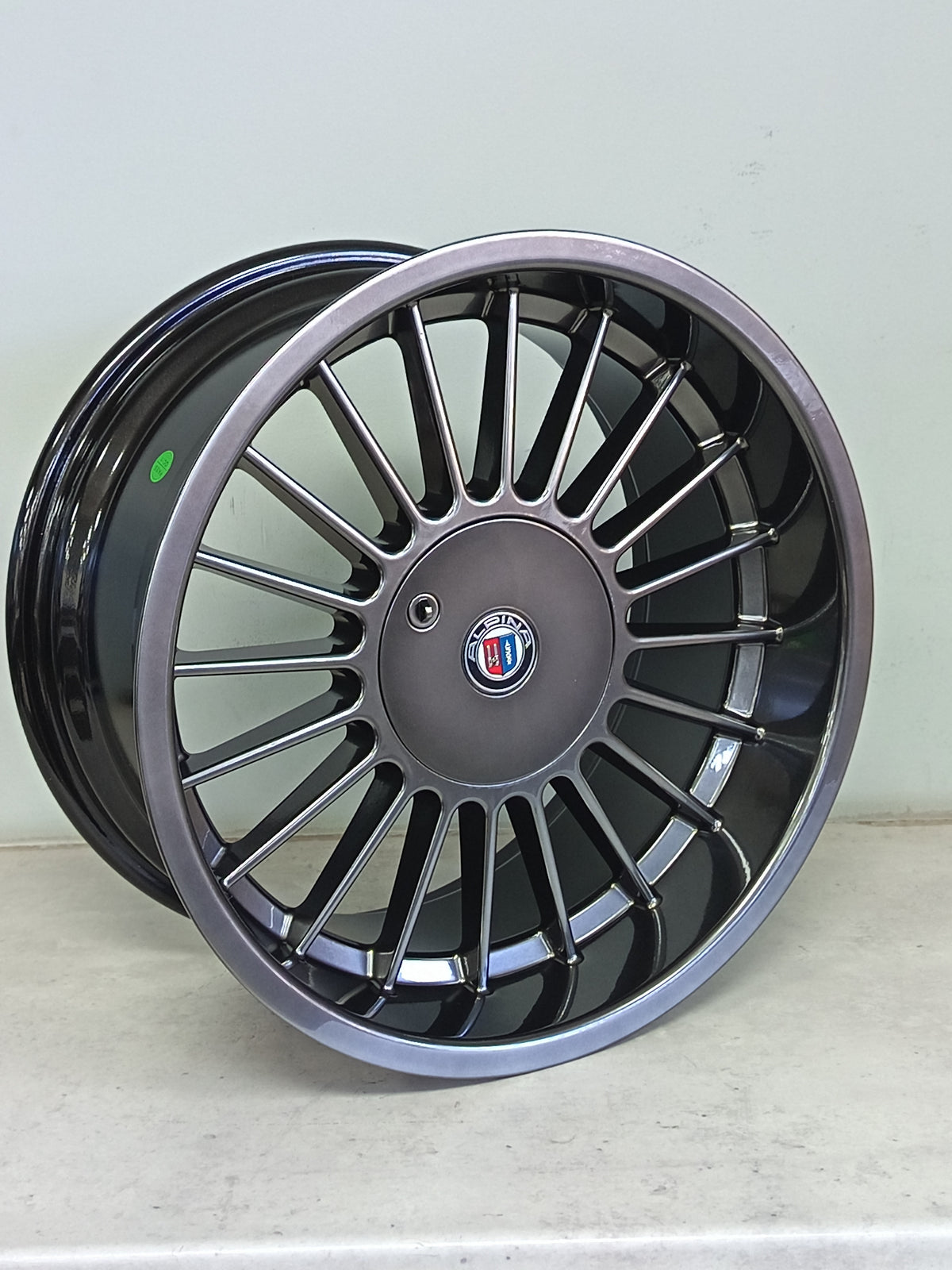 17" KR YKW767411(17X8.5/4/5-100)HYBLK ET20 ALPINE