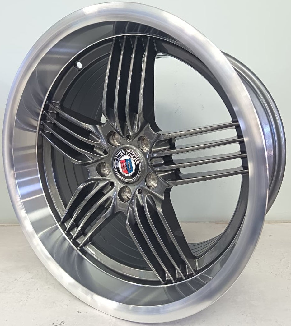18" KR YKW8672 9/10 (18X8.5/10/5-112) GL N/W