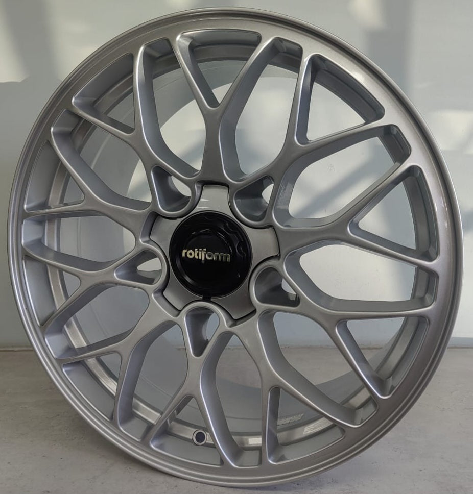 18" KR YKW870529 (18X8.5/5-120) SILVER ET 35