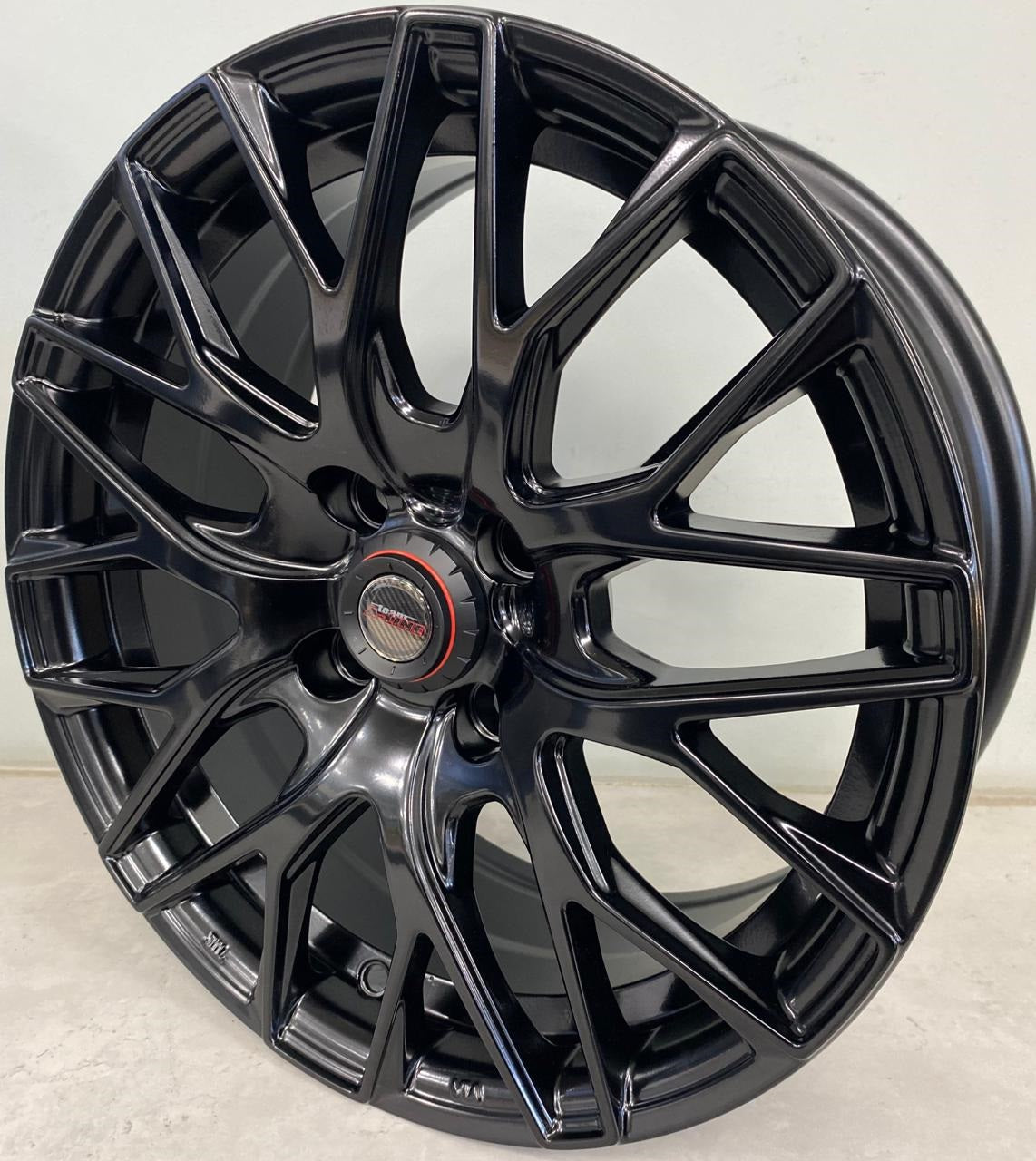 15" ALINE MATRIX (15X6.5/4-100) ET35 VELBLK