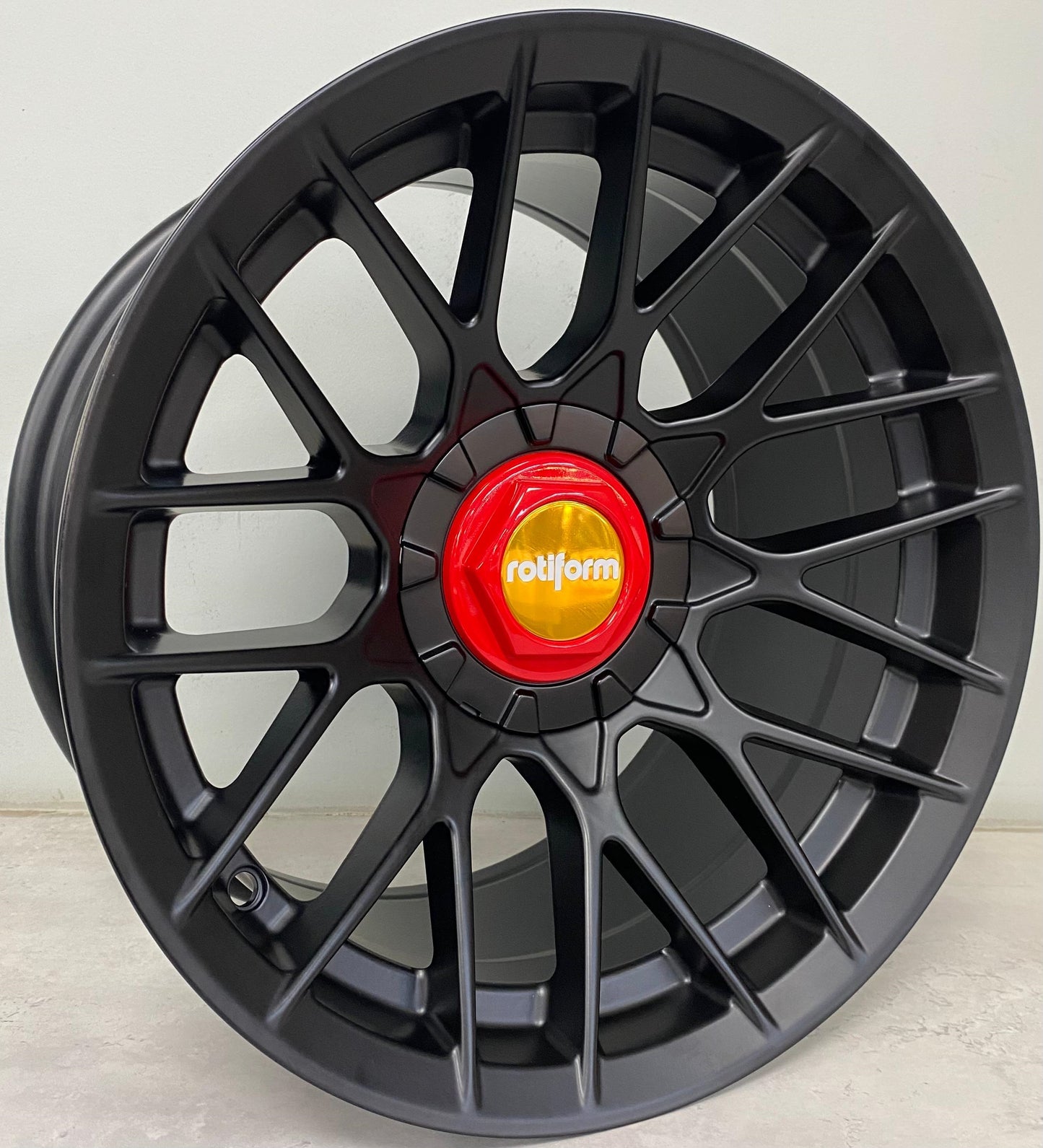 15" VITOUR YKW5669-2 (15X8/4-100/114) ET0 MB+R