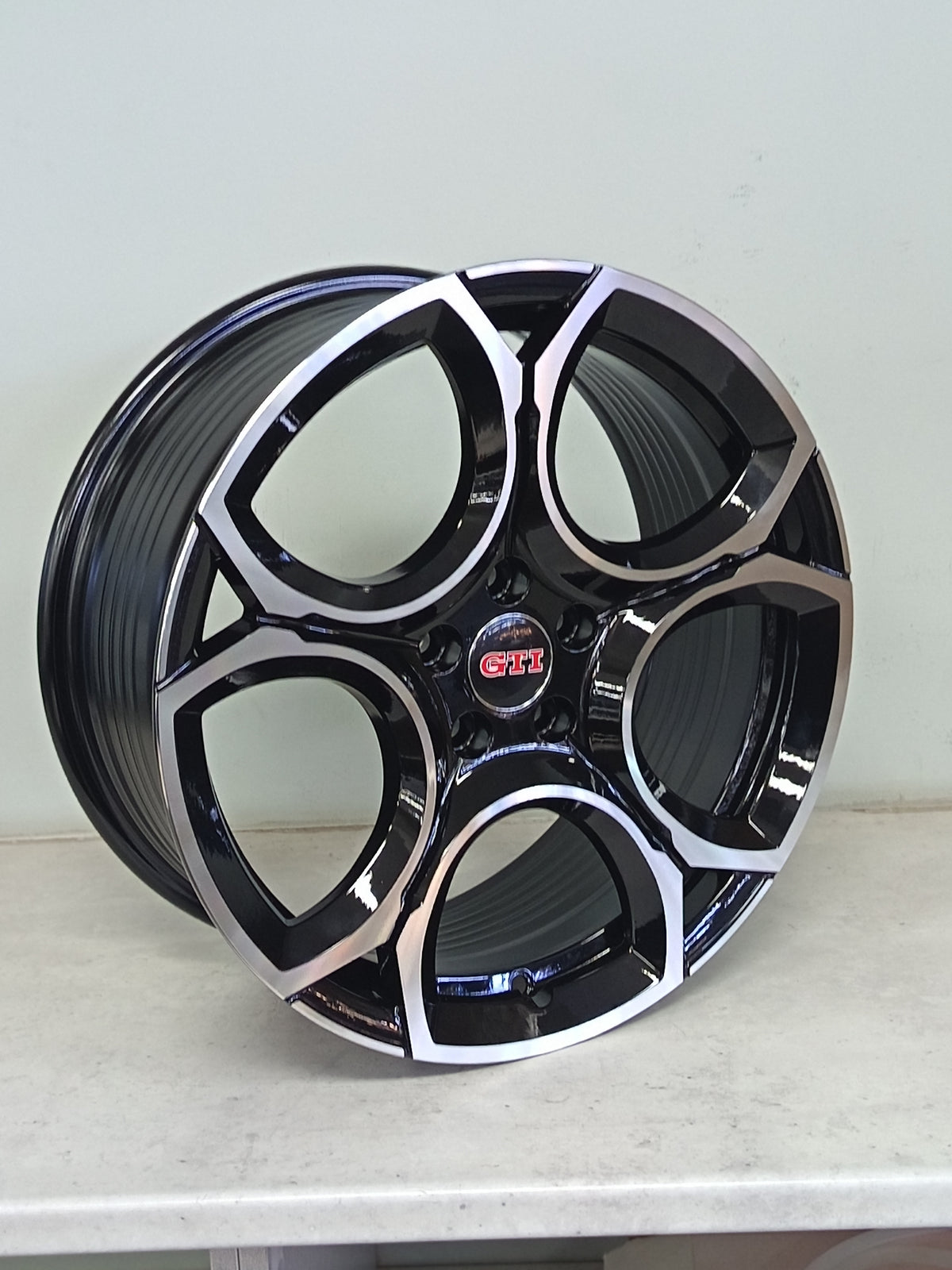 17" ZAXX XP24021 (17X7.5/5-100) BMF ET29 VW