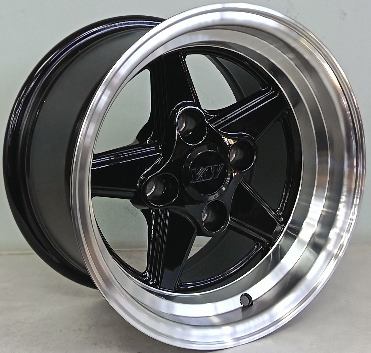 13" KR YKW3001 B (13X8/4-114) BL