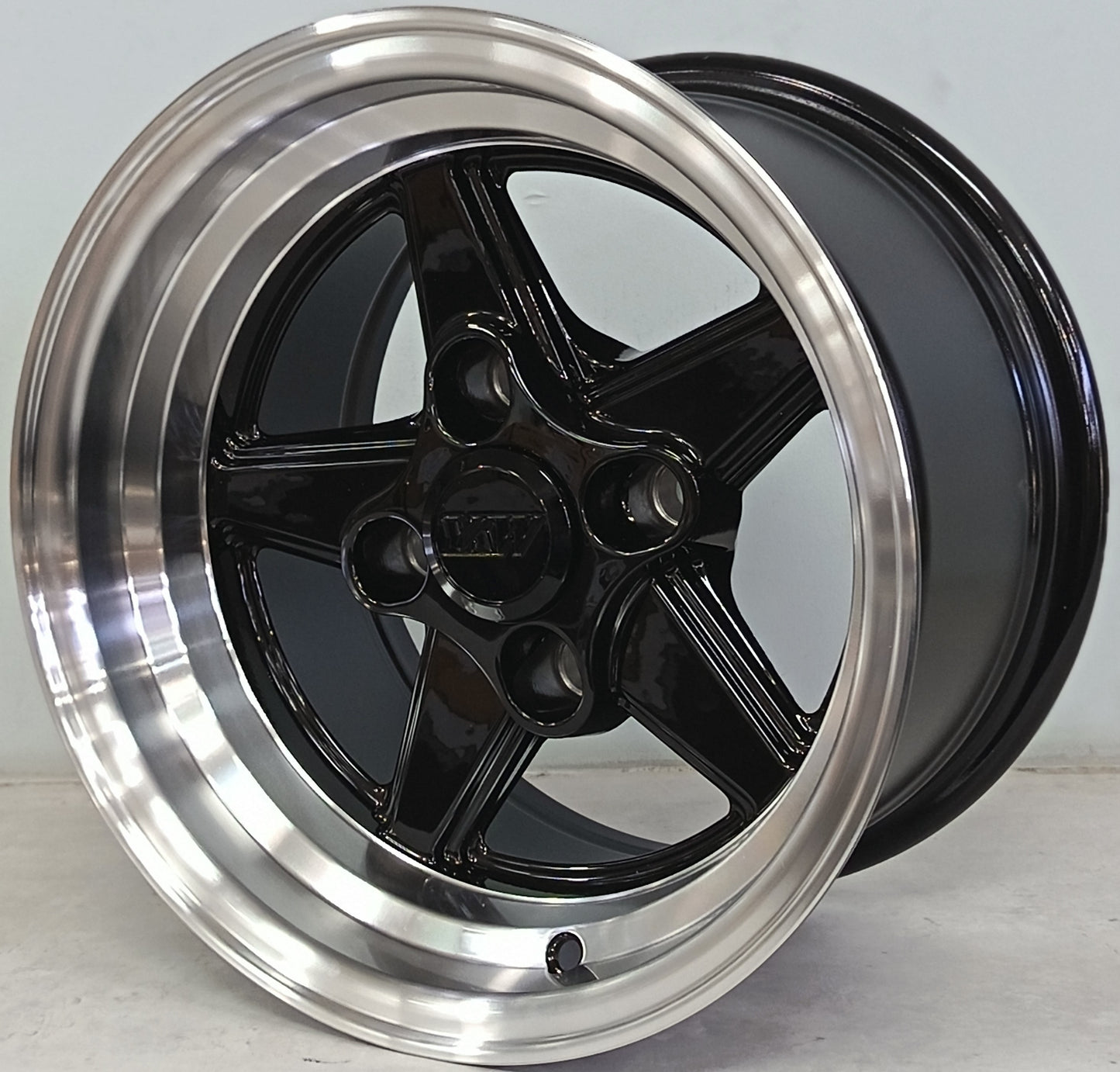 13" KR YKW3001 B (13X8/4-114) BL