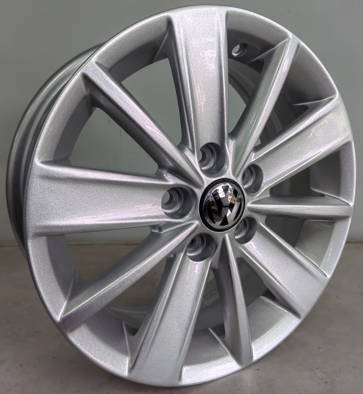 14" KR 4052 (14X5.5J/5-100) ET36  SIL VW