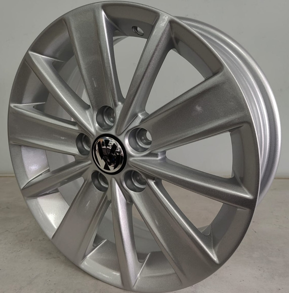 14" KR 4052 (14X5.5J/5-100) ET36  SIL VW