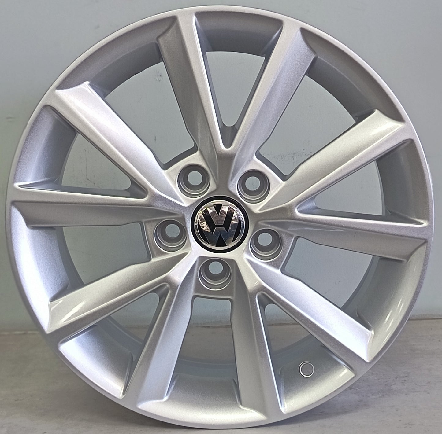 15" KR 5147 (15X6J/5-100) ET40 SILVER VW