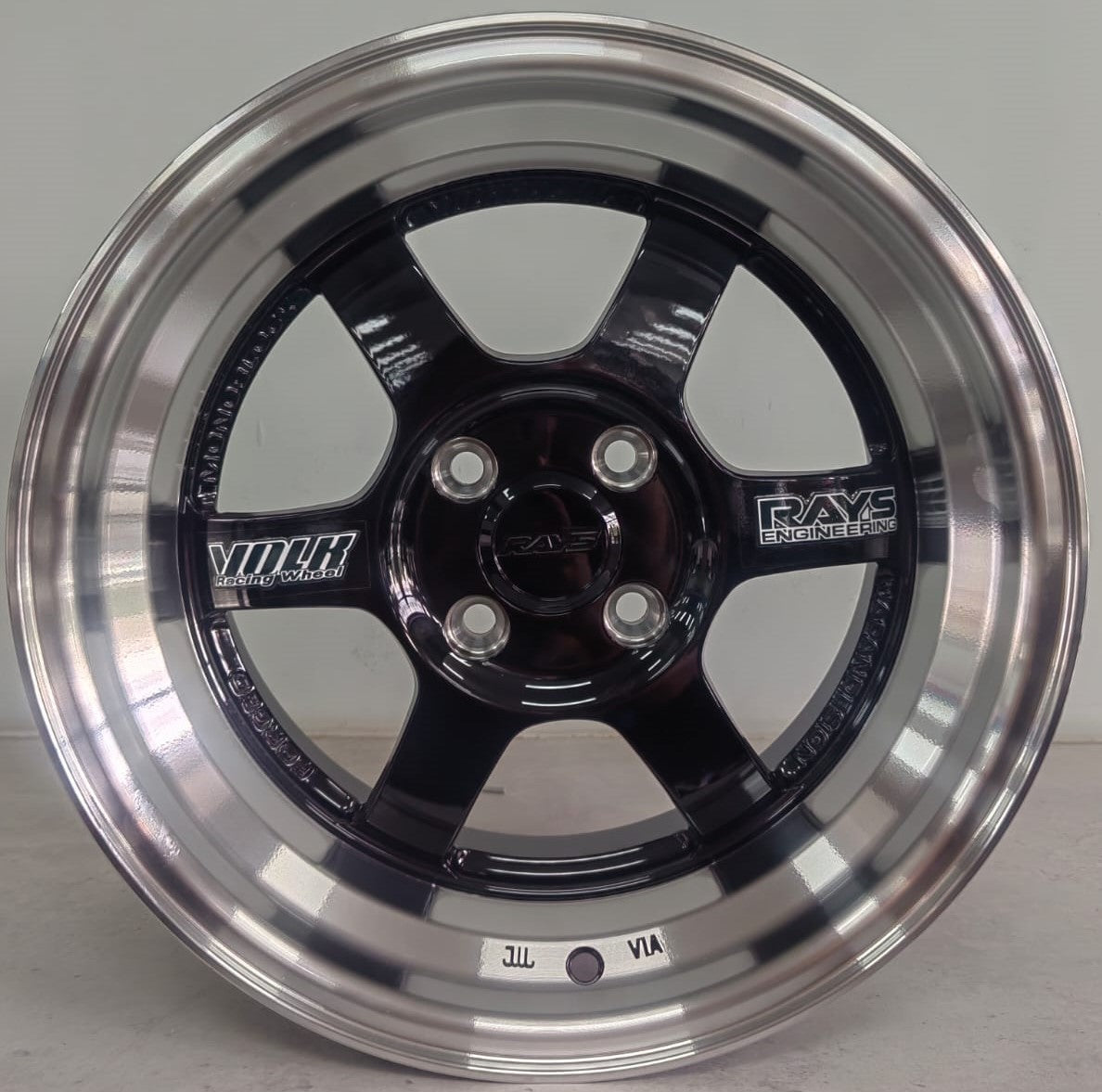 15" KR AS35 2 (15X8.25J/4-100) BLACK ET 20