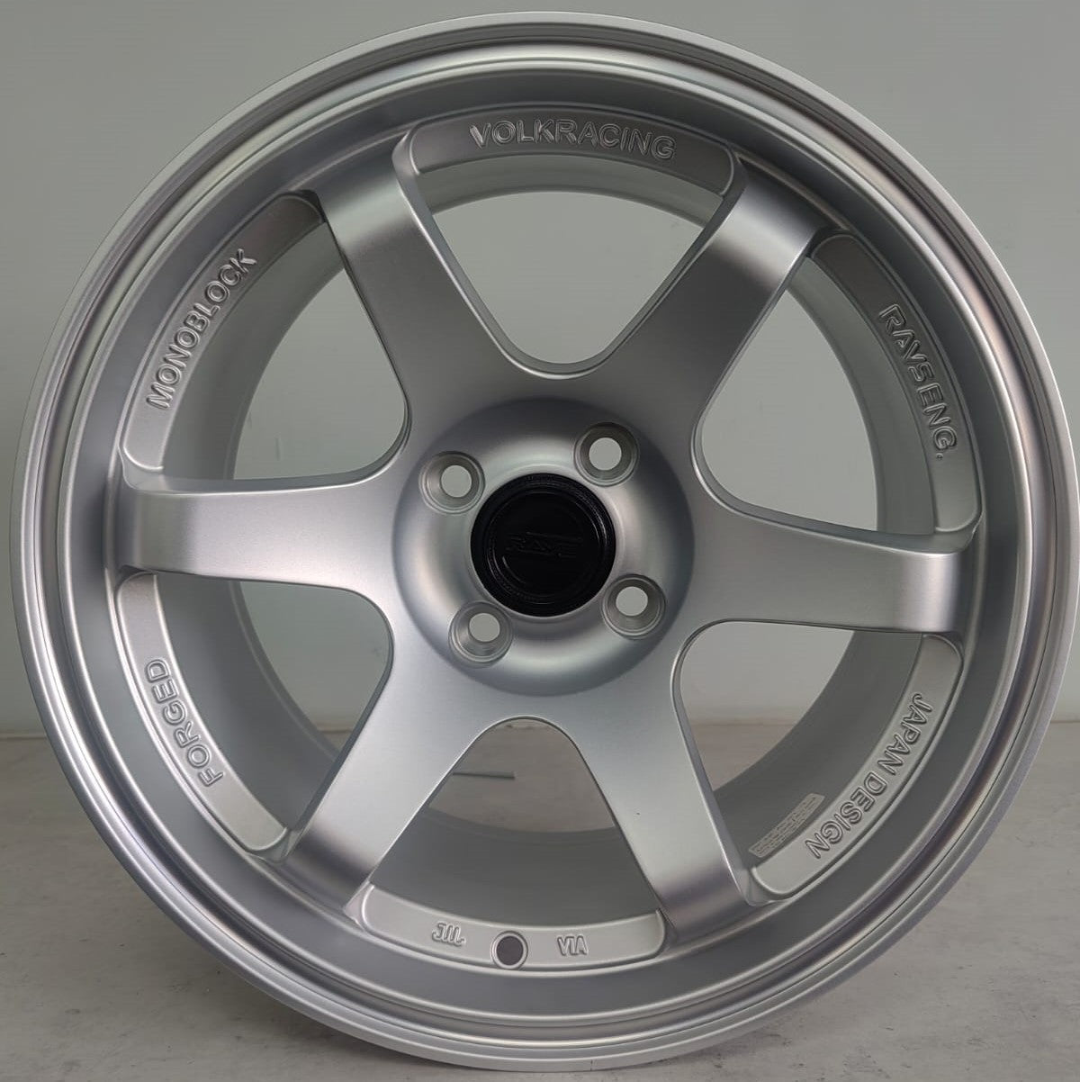 15" KR AS37 7 (15X8.25/4-100) MATT SILVER ET 20