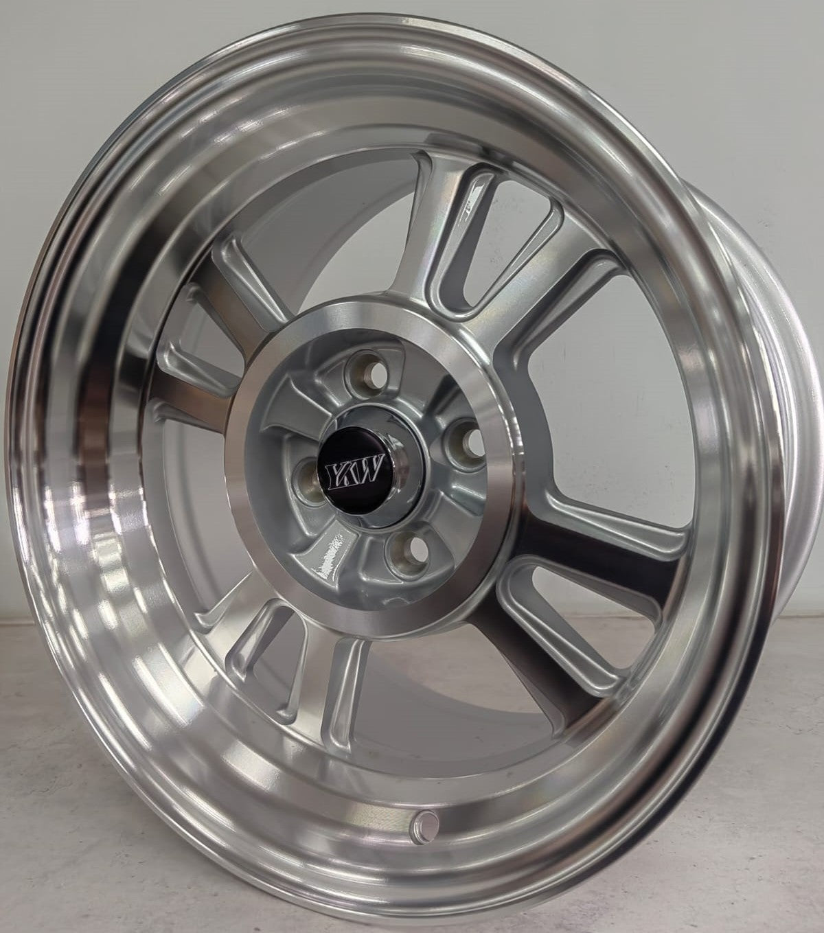 15" KR YKW5030 1 (15X8.25/4-100) SF ET 20