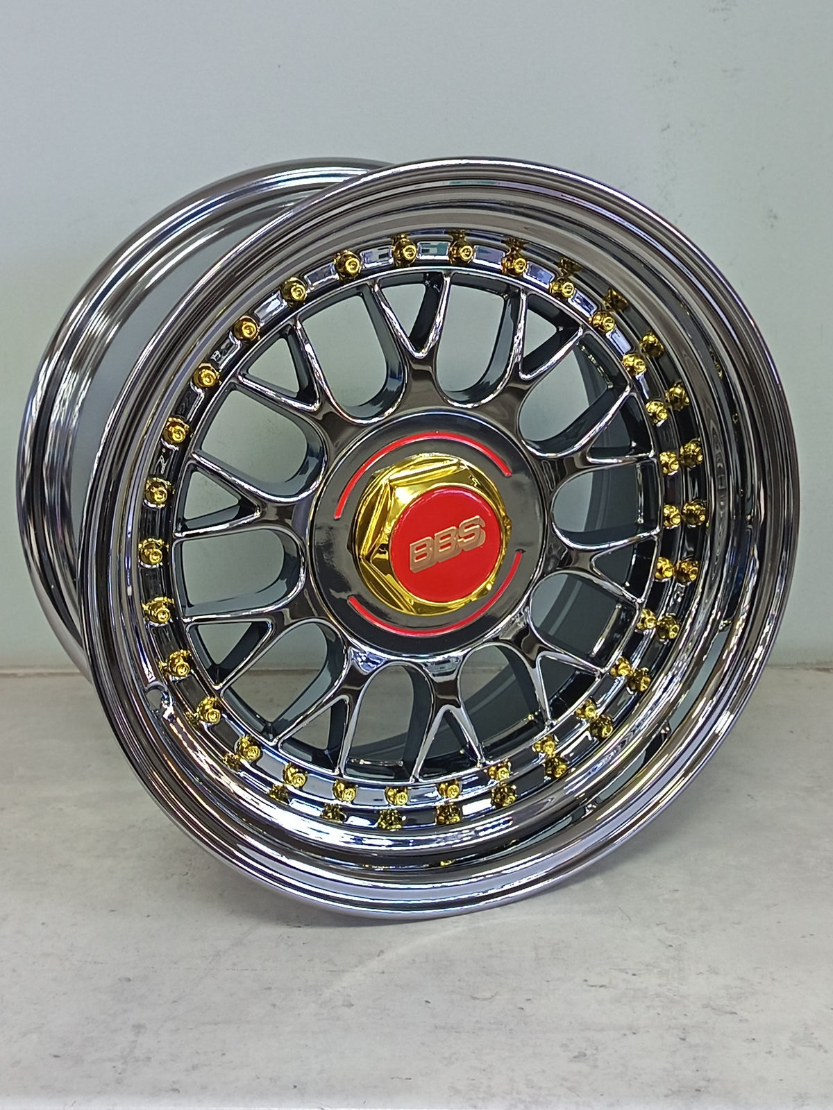 15" KR YKW5031 8 (15X8/5-100/114) BLK CHR BBS