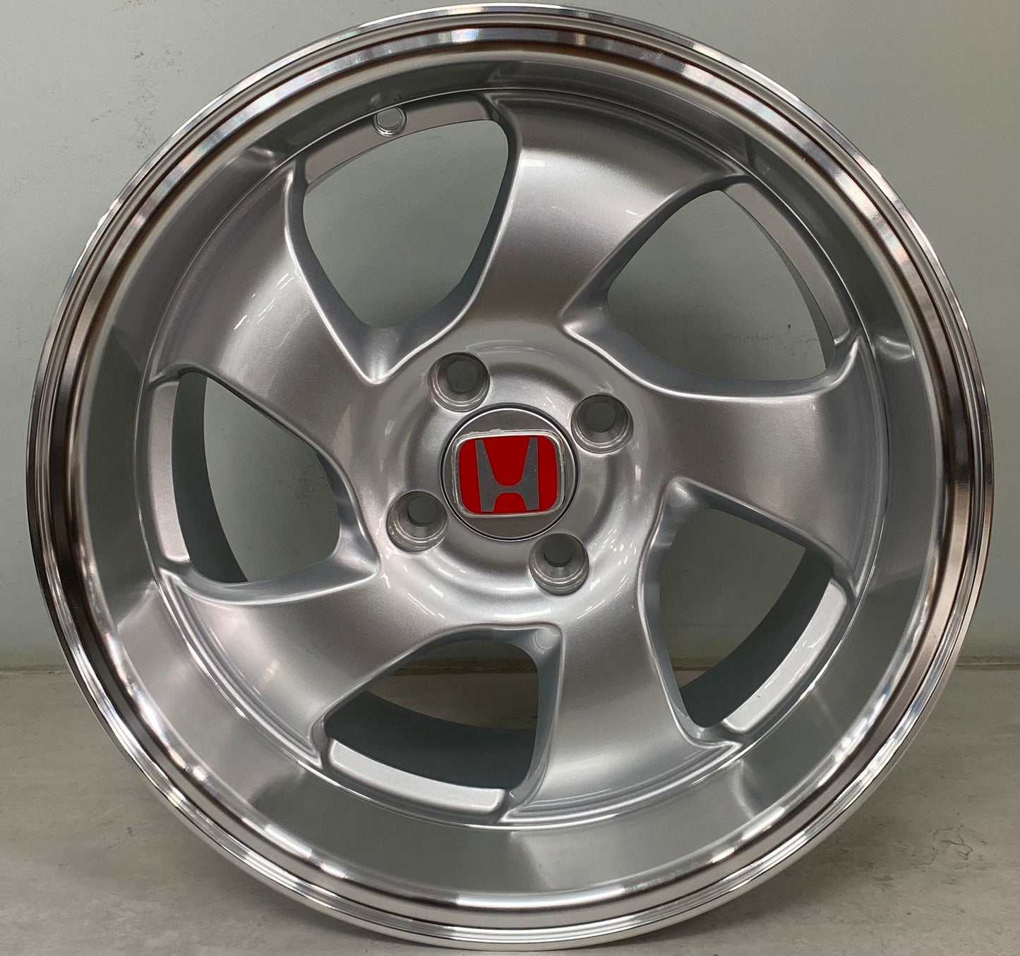 15" CONCEPT YKW5055 J (15X8/4-100) ET20 SL