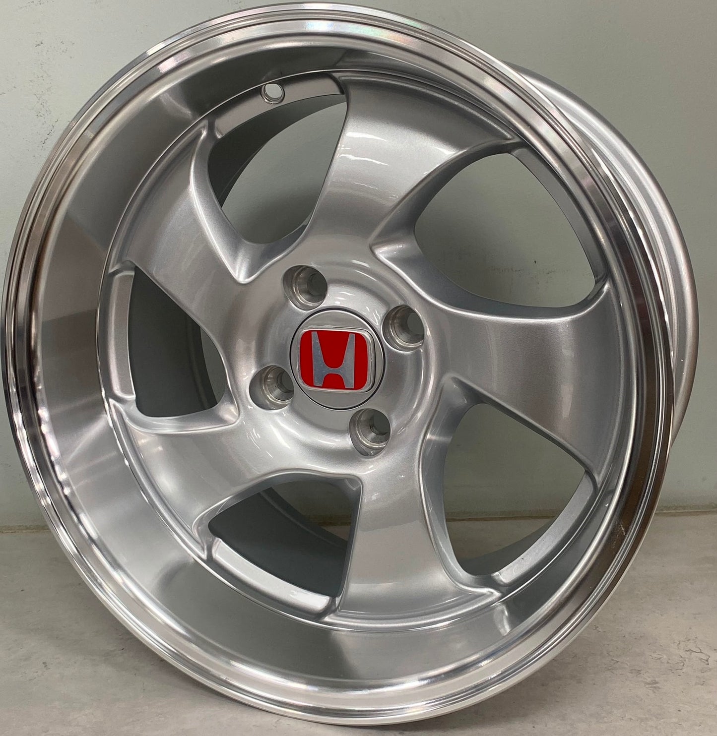 15" CONCEPT YKW5055 J (15X8/4-100) ET20 SL