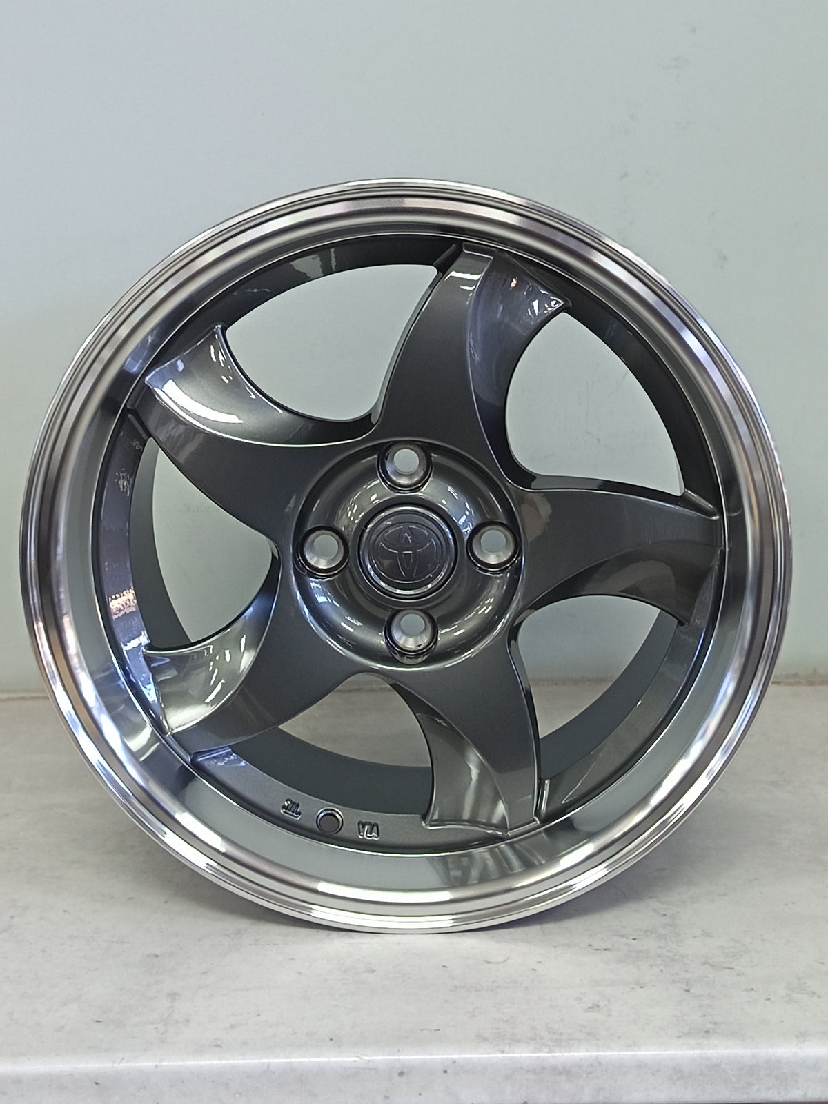 15" KR YKW5056 C (15X8/4-100) GL ET20 TOYOTA