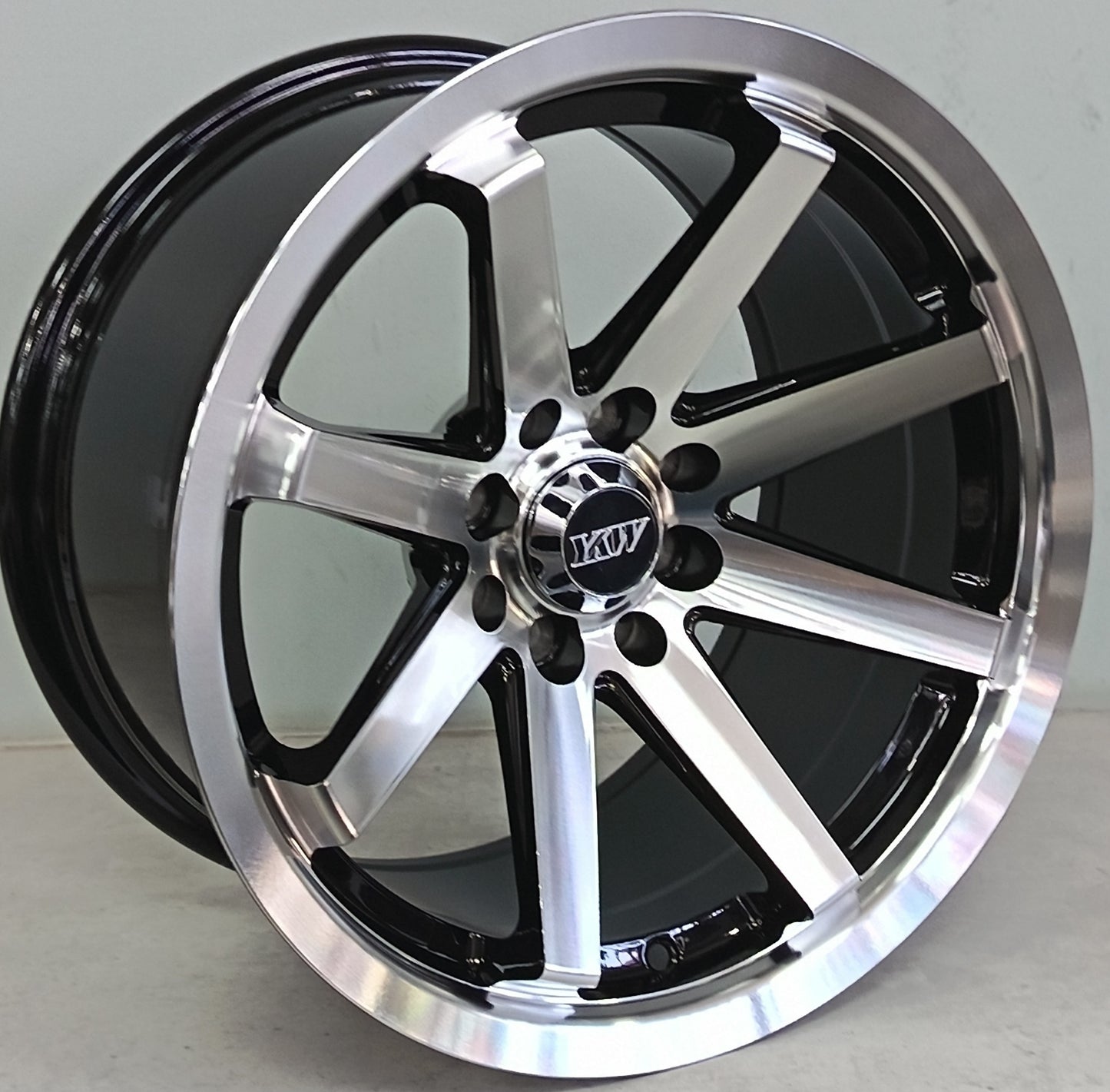 15" KR YKW5170 11 (15X8.25/4-100/108) BF