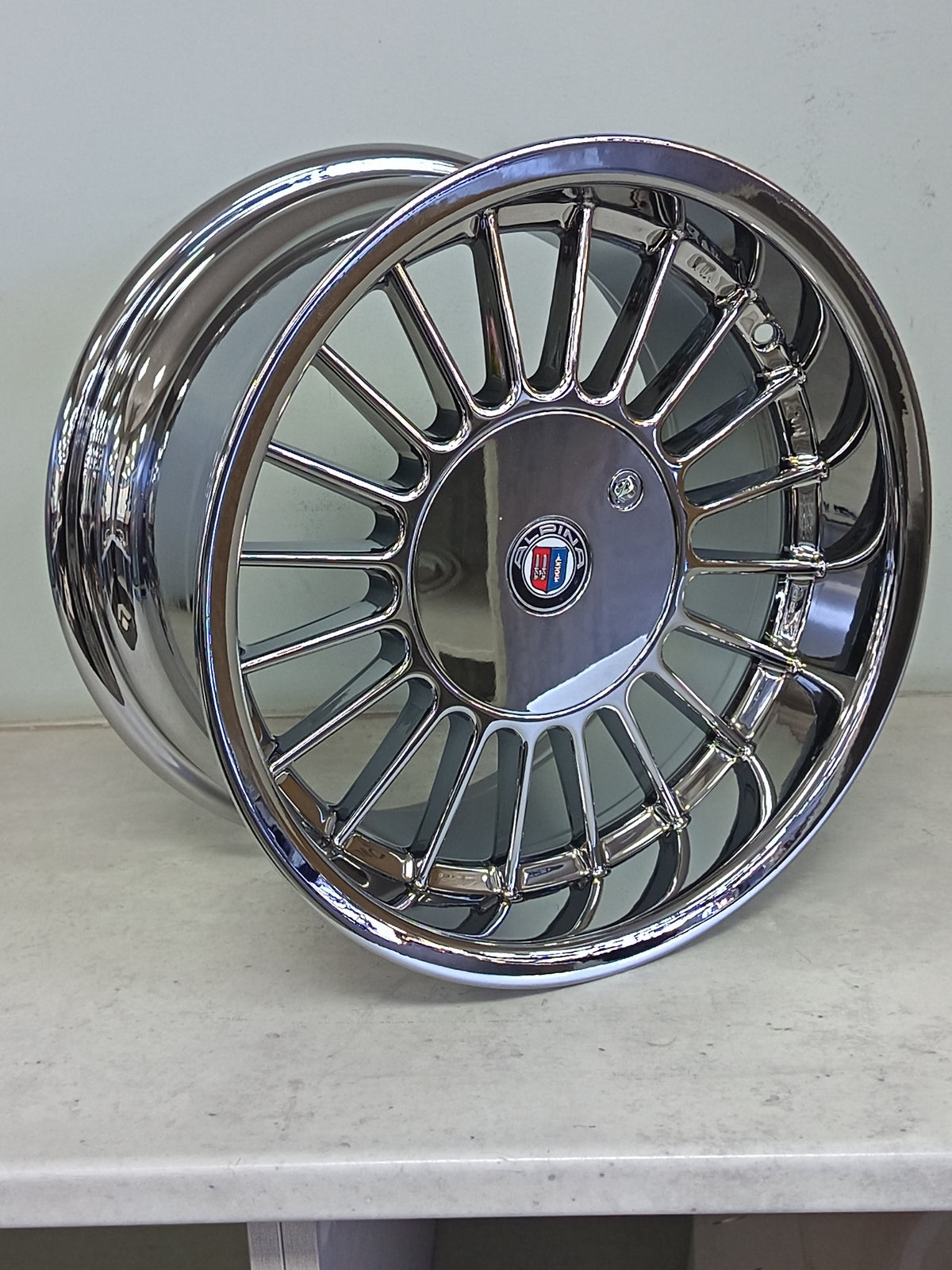15" KR YKW5674M(15X8.25/4/5-100)VCHROME ET20ALPINE