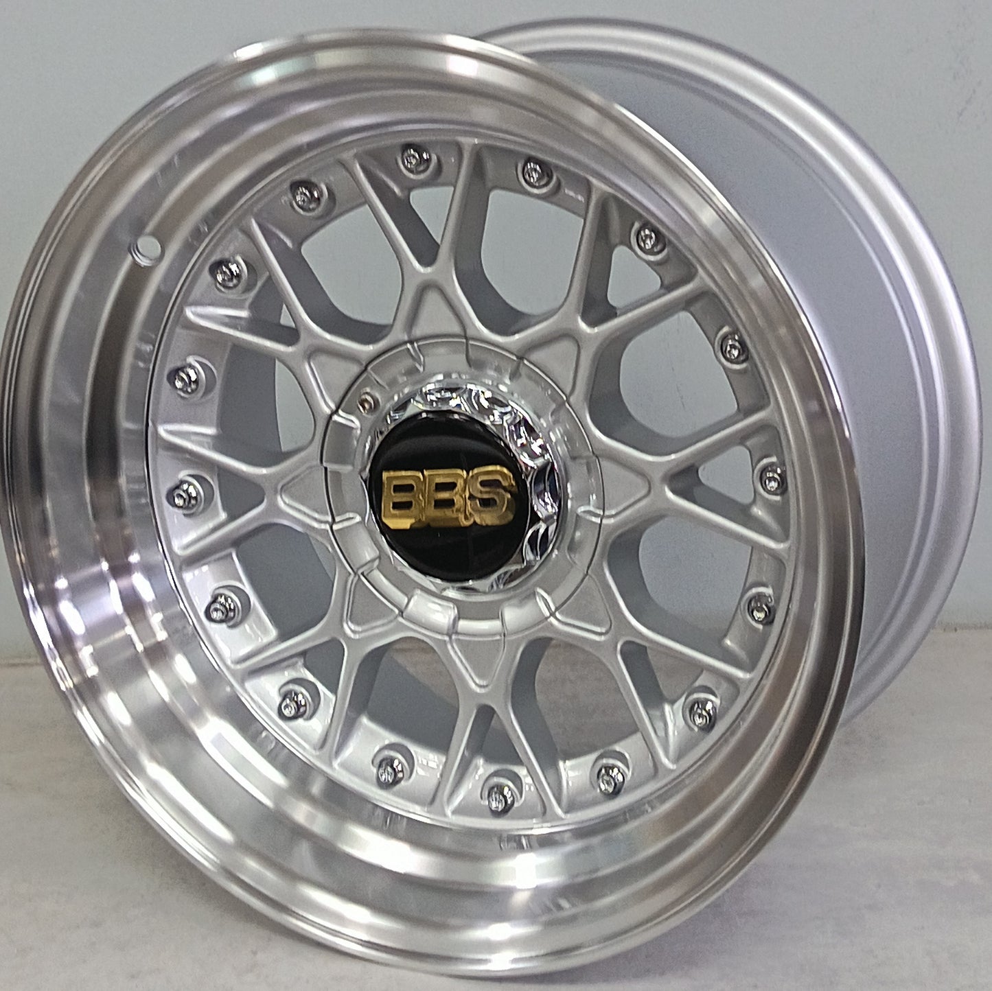 15" KR YKW5703 1 (15X8/4-100/114) SL