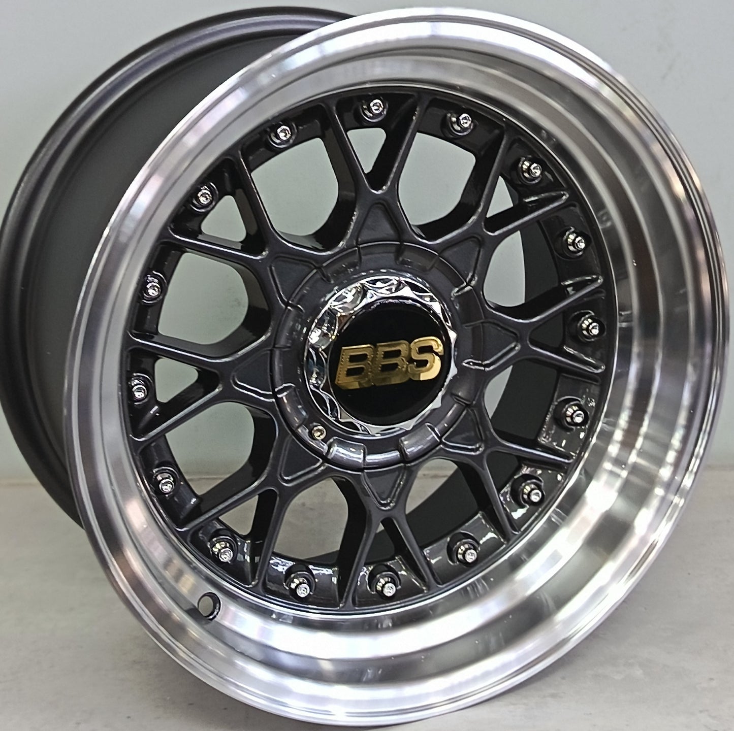 15" KR YKW5703 5 (15X8/4-100/114) GL