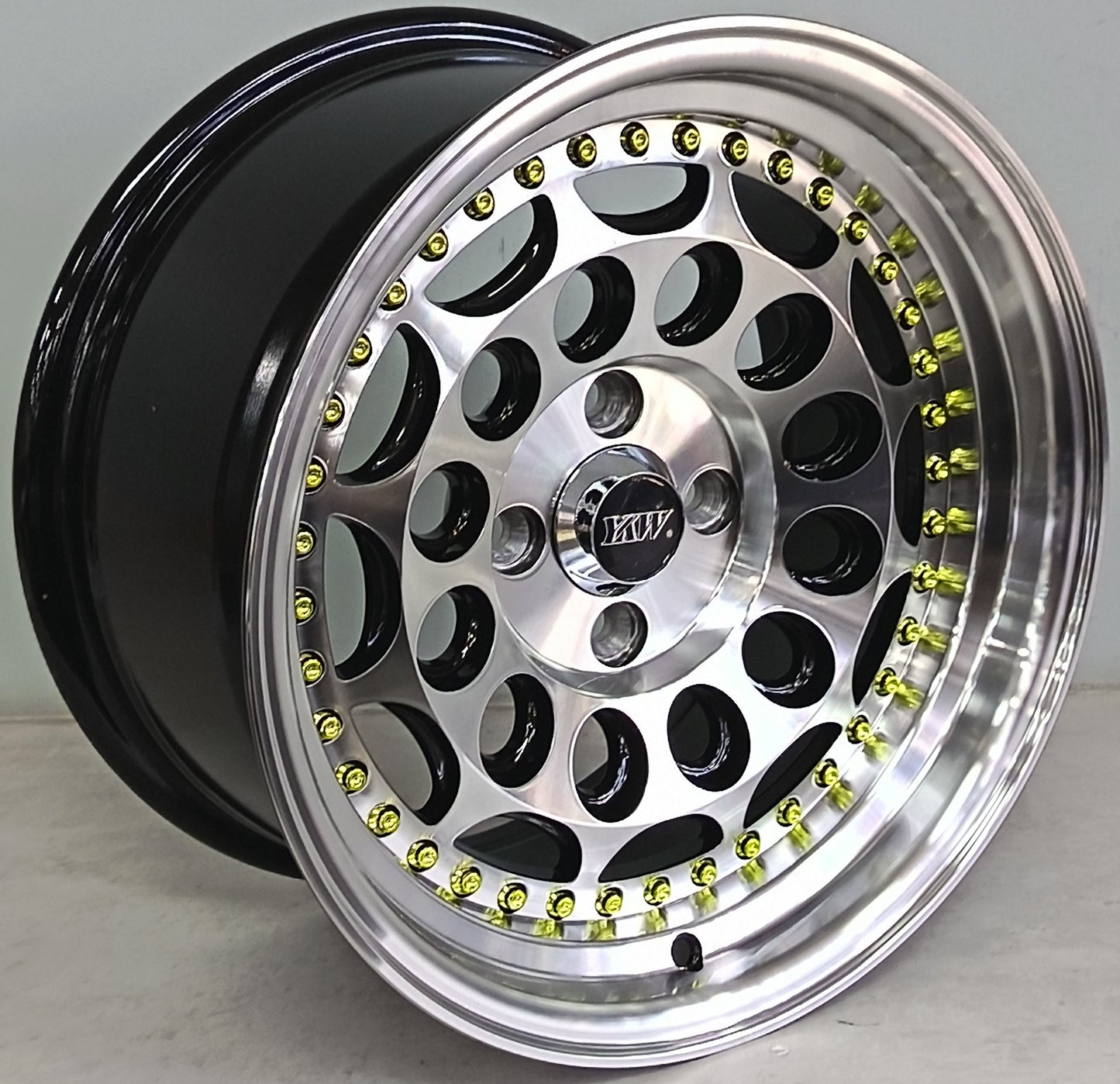 15" KR YKW5704R 2 (15X8/4-100) BF+GO
