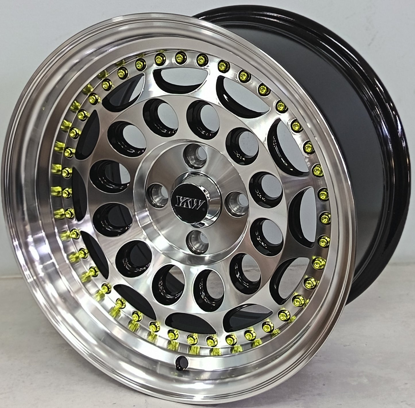 15" KR YKW5704R 2 (15X8/4-100) BF+GO