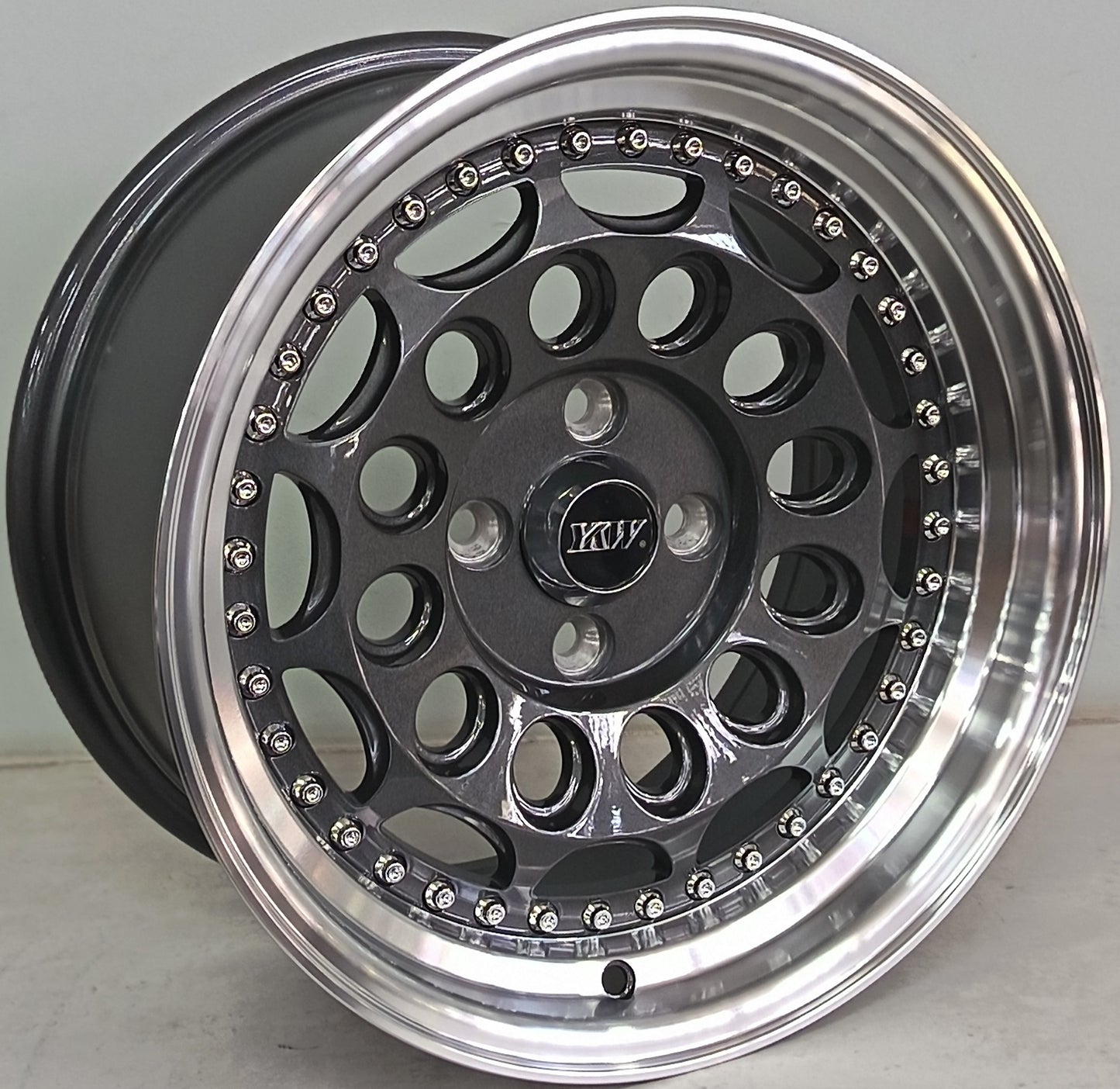 15" KR YKW5704R 5 (15X8/4-100) GL