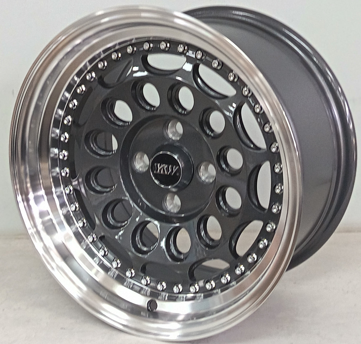 15" KR YKW5704R 5 (15X8/4-100) GL