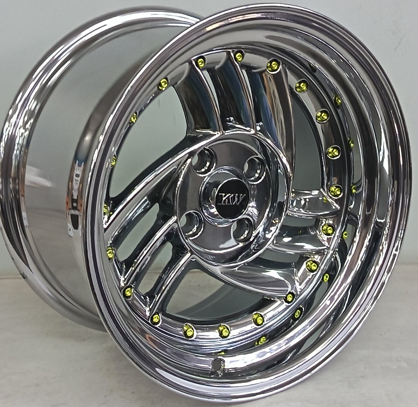 15" KR YKW5708R H (15X8.5/4-100) BLACK CHROME +GO