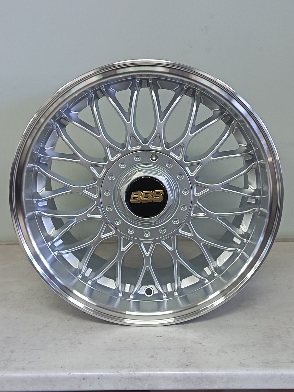 16" KR YKW6032 1 (16X8/4/5-100) SL BBS