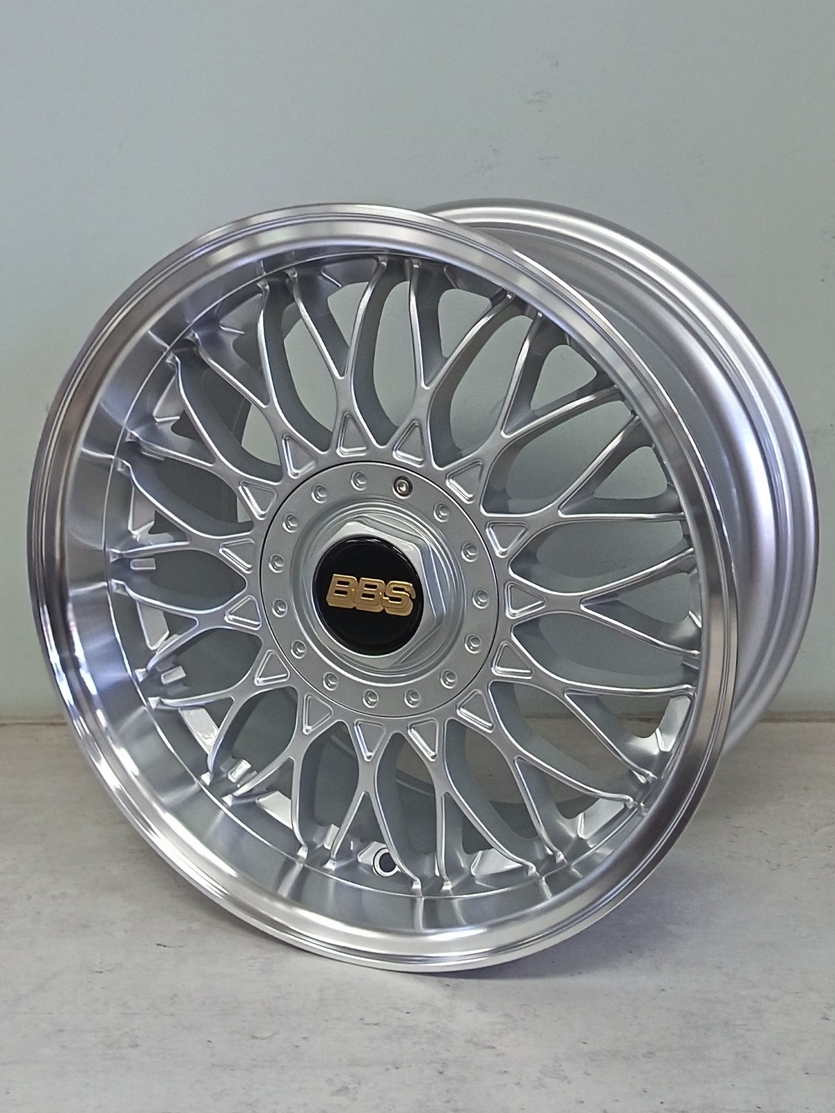 16" KR YKW6032 1 (16X8/4/5-100) SL BBS