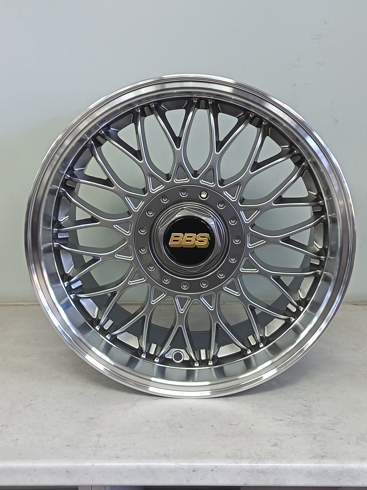 16" KR YKW6032 3 (16X8/4/5-100) GL BBS