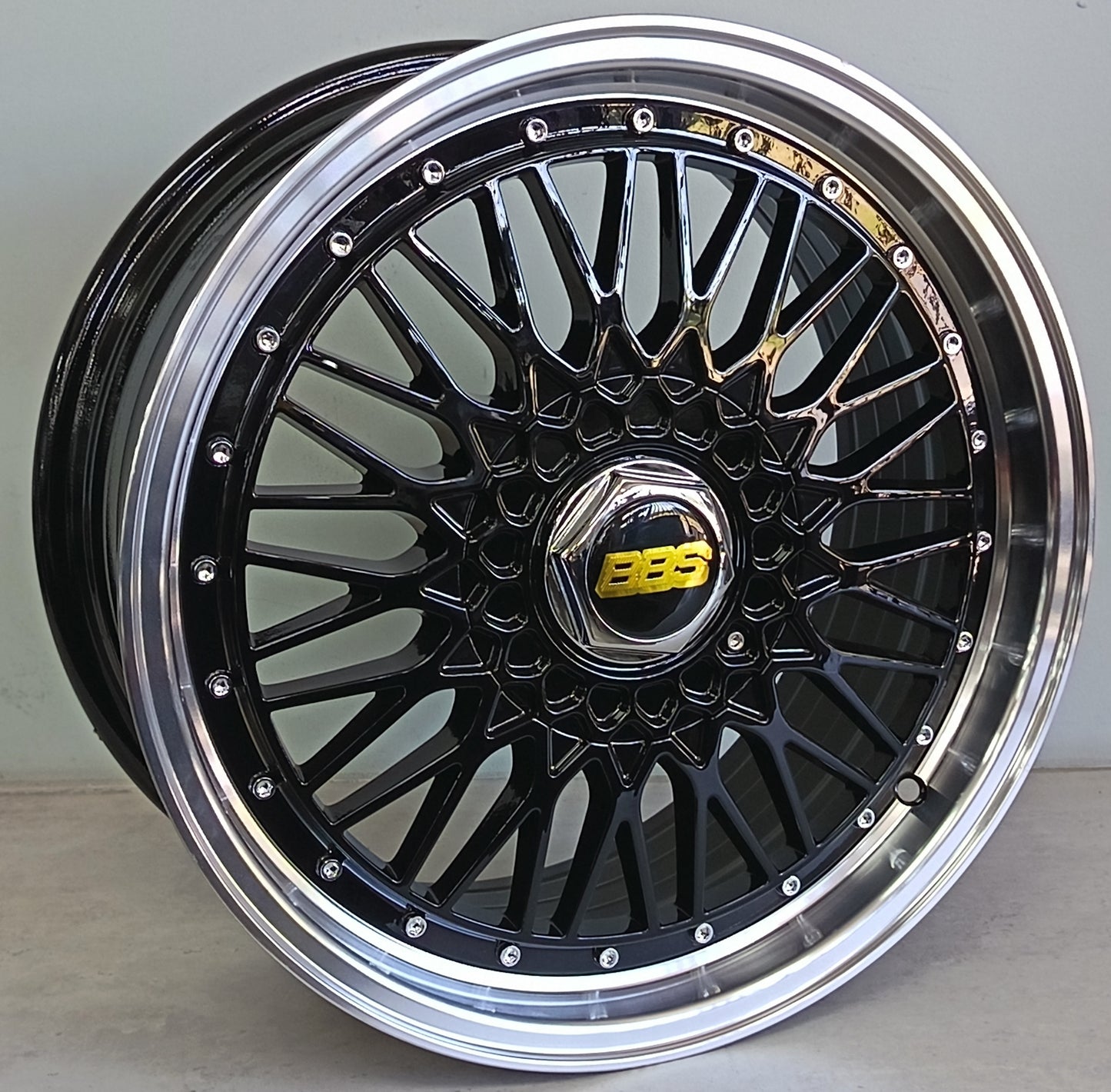 17" NDT OYAN238 (17X7.5J/4-100/114) ET38 BLKML BBS