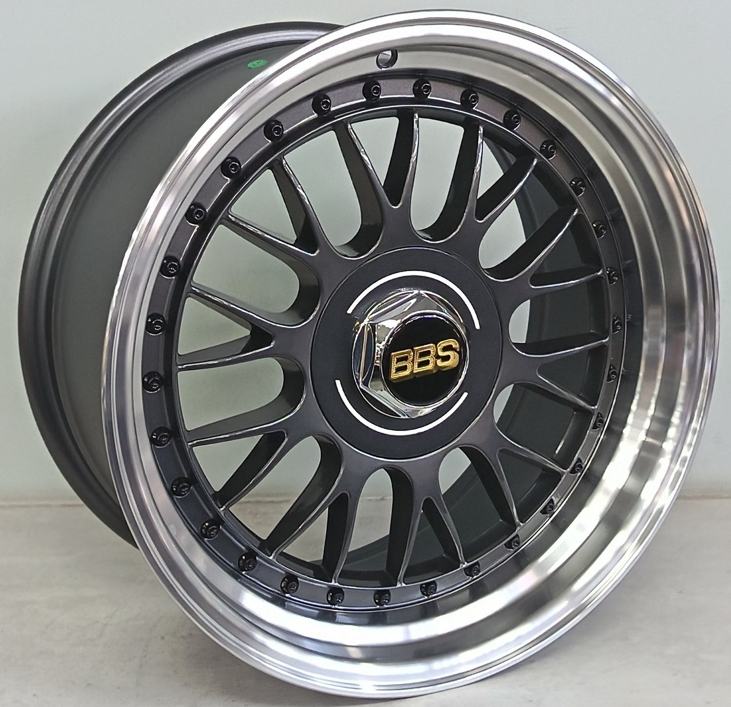 17" KR YKW7031 10 (17X8.5/4-100/114) GL+B