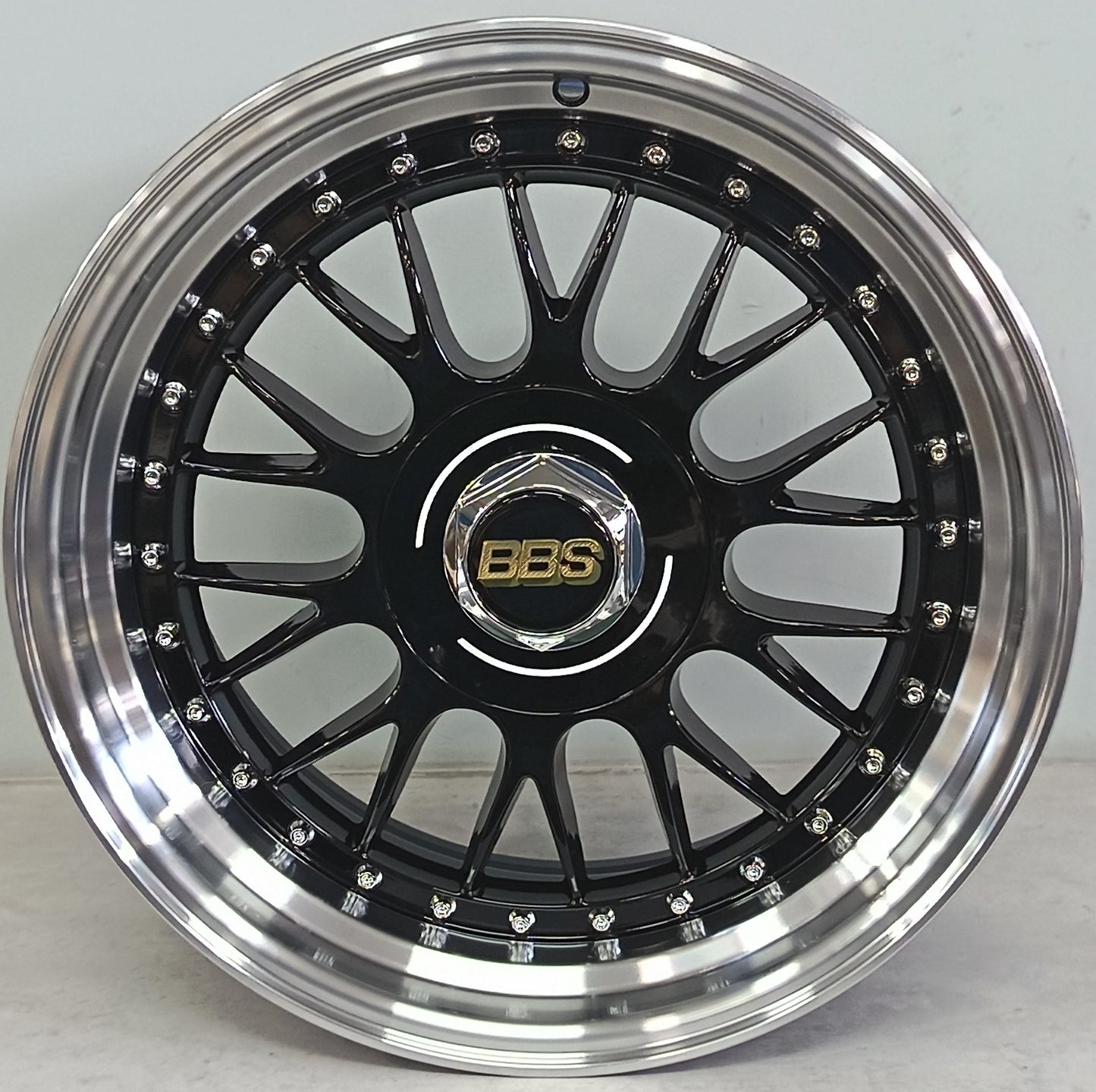 17" KR YKW7031 20 (17X8.5/5-100/114) BL