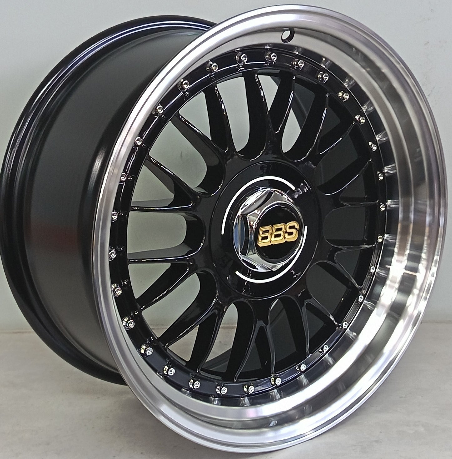 17" KR YKW7031 20 (17X8.5/5-100/114) BL