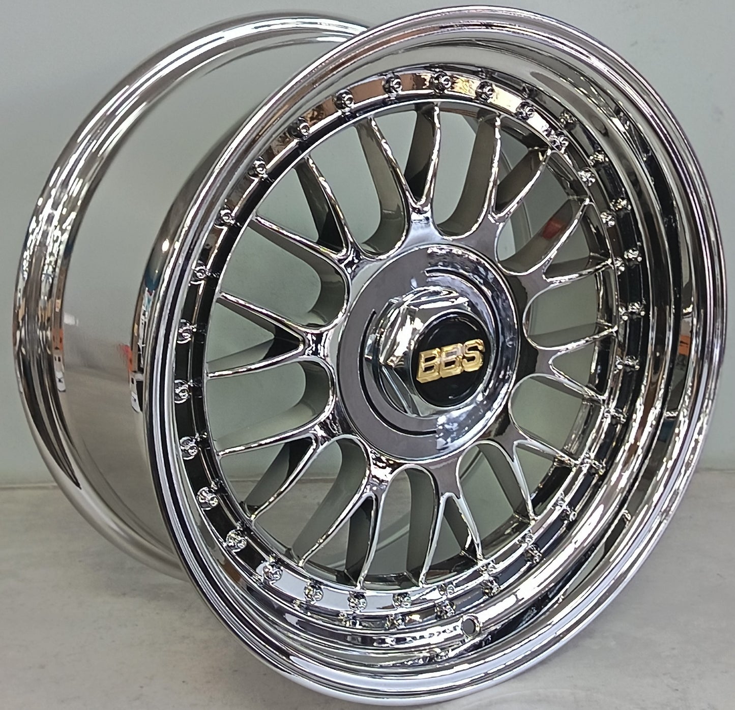 17" KR YKW7031 B (17X8.5/4-100/5-100) V-CHROME