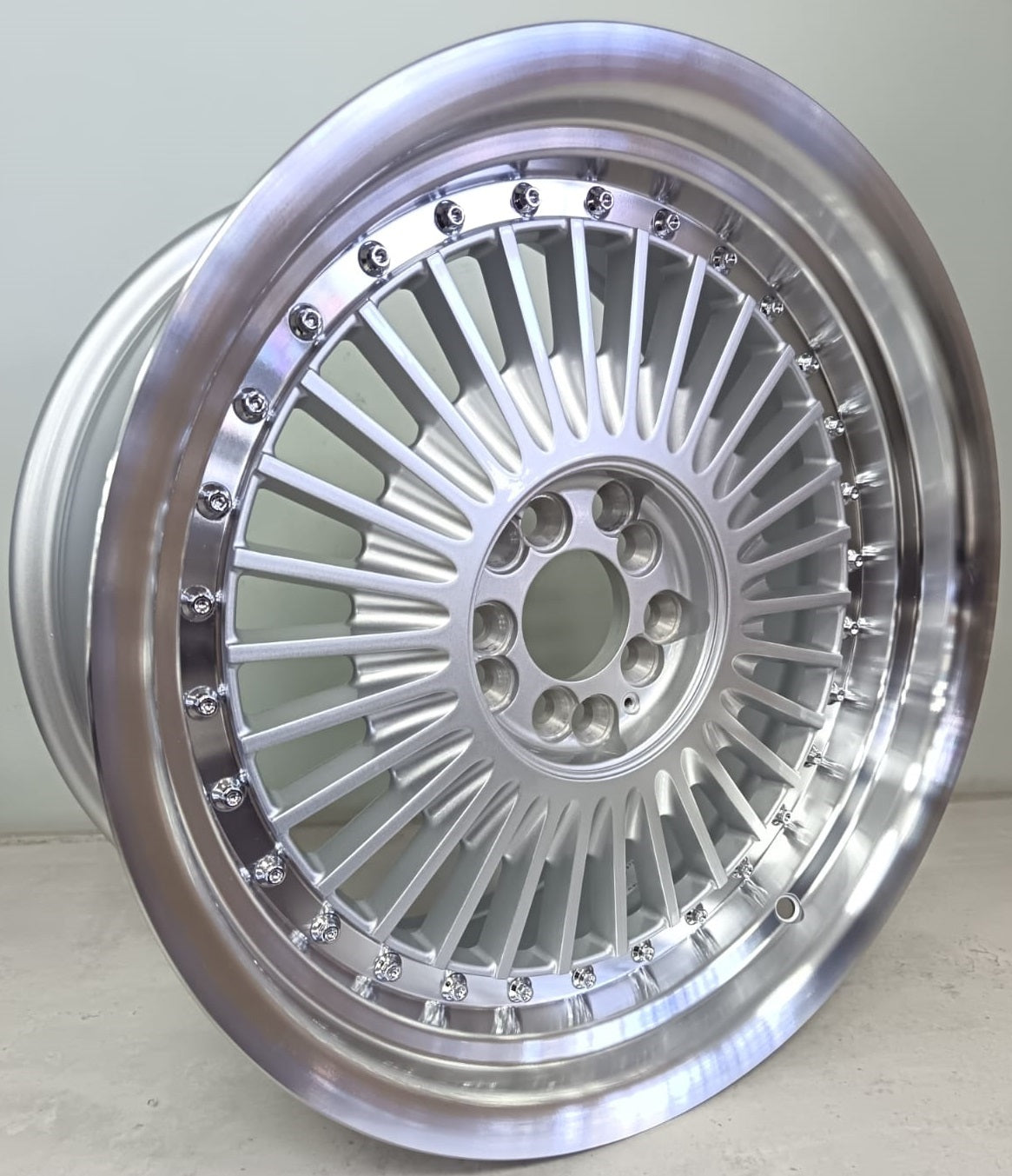 17" KR YKW7036 9/10 (17X8/9/5-100/114) SL N/W