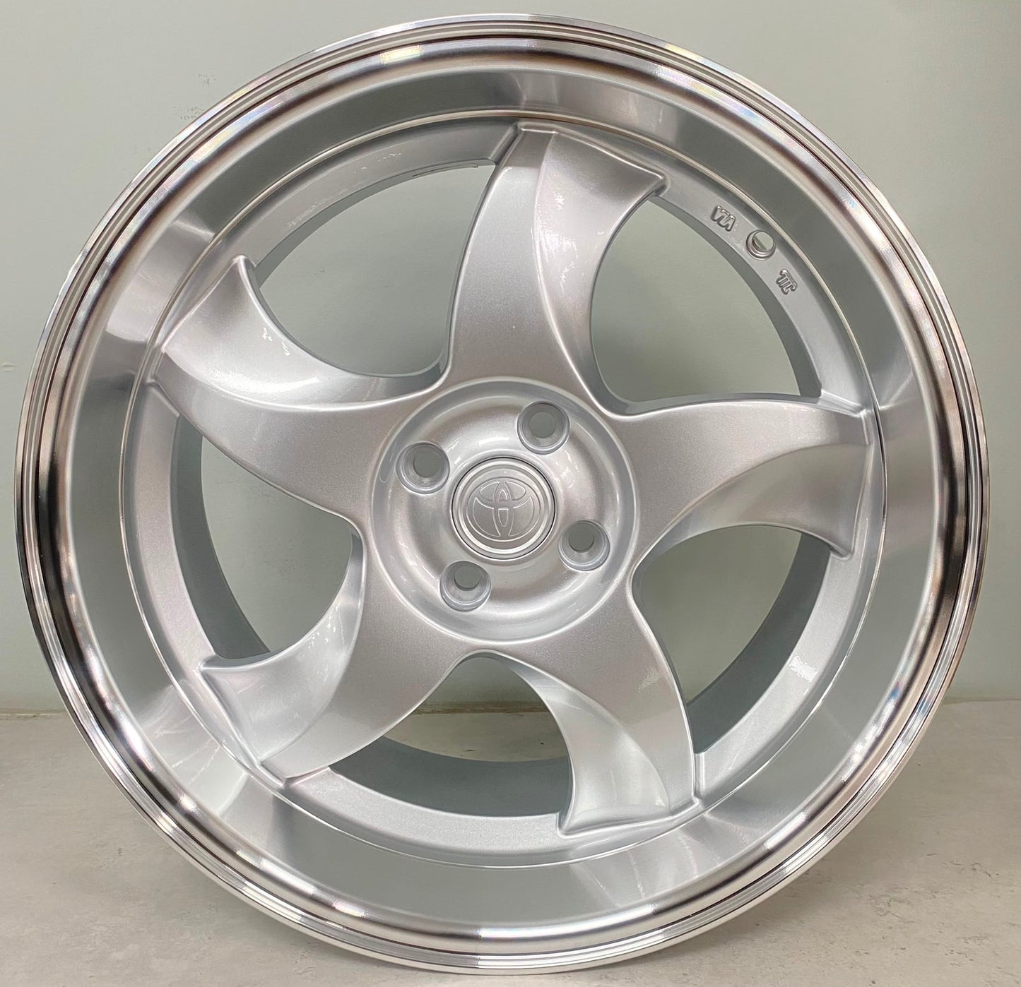 17" CONCEPT YKW7056 1 (17X8.5/4-100) ET20 SL