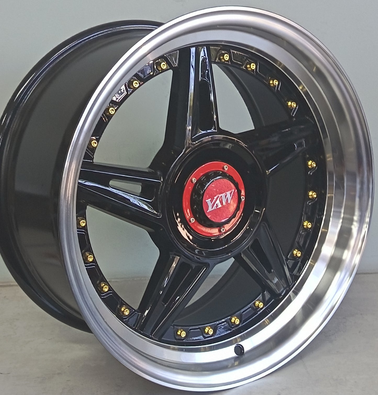 17" KR YKW7663N (17X8.5/5-100/114) BL+GO ET 20