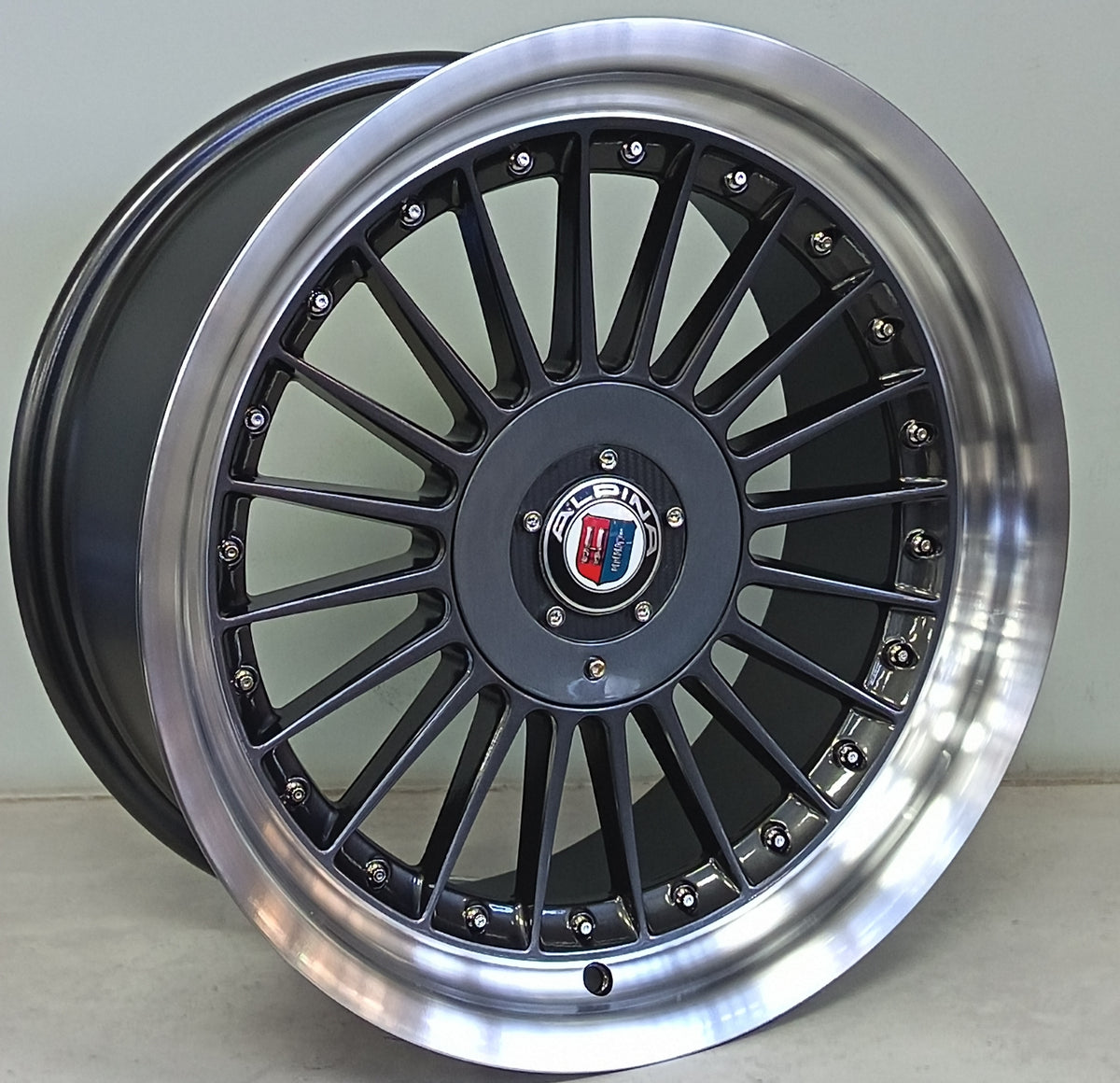 17" KR YKW7670 L (17X9/4/5-100) GL ALPINA
