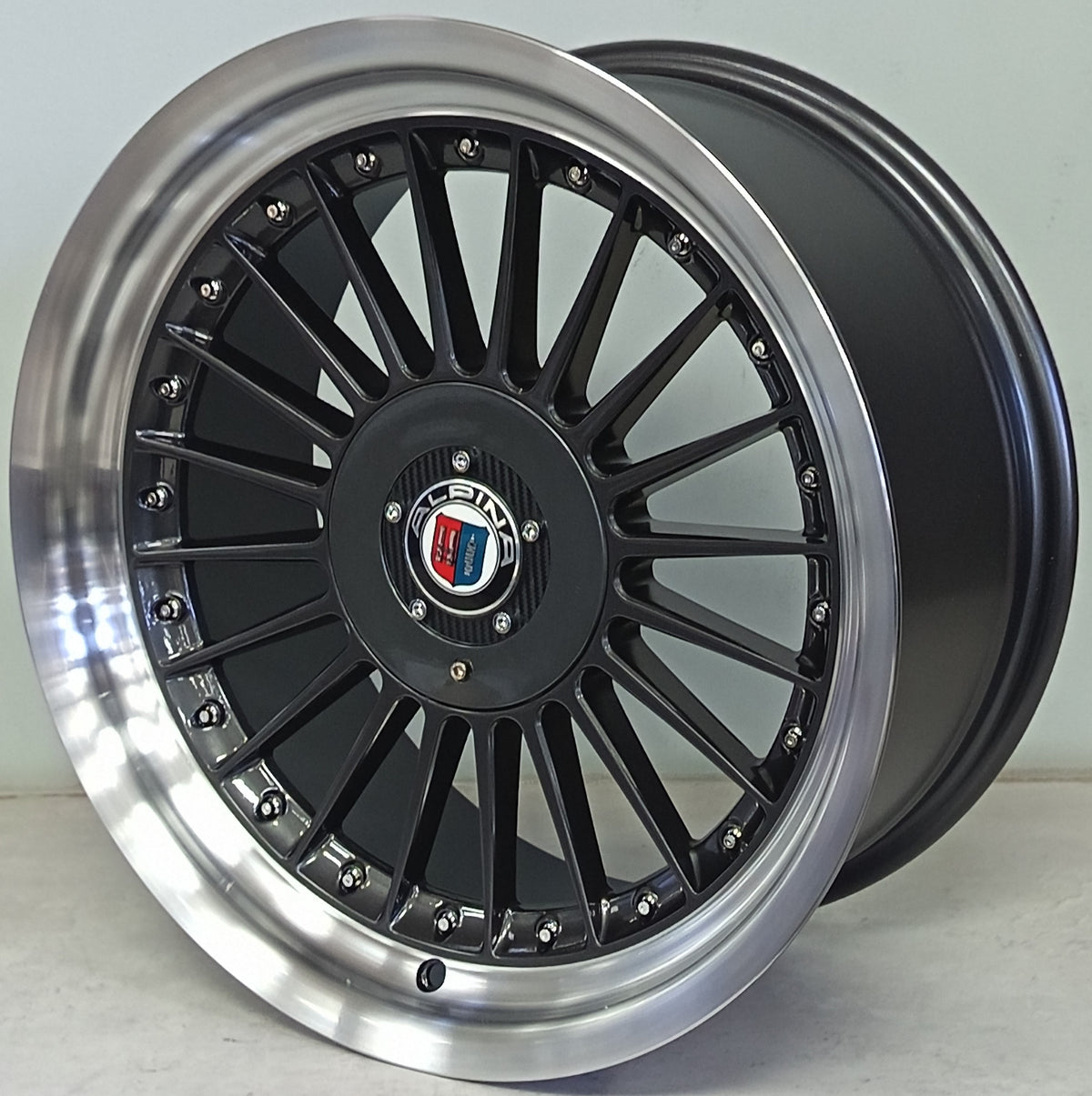 17" KR YKW7670 L (17X9/4/5-100) GL ALPINA