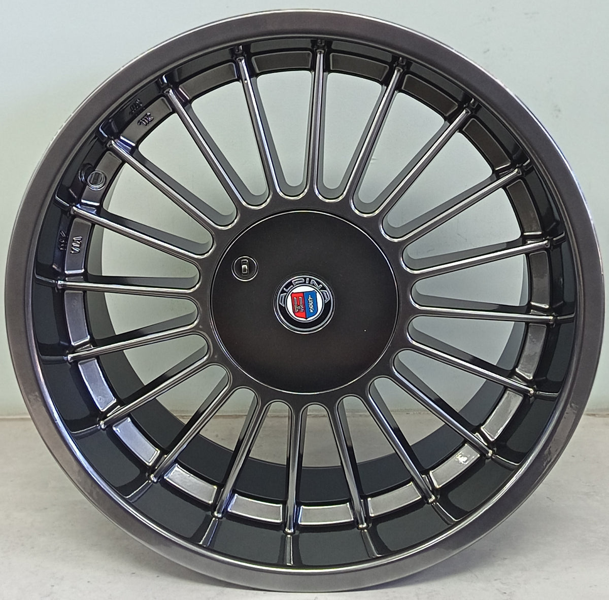 17" KR YKW7674 17(17X8.5/5-112/120)HYBLK ET20ALPIN