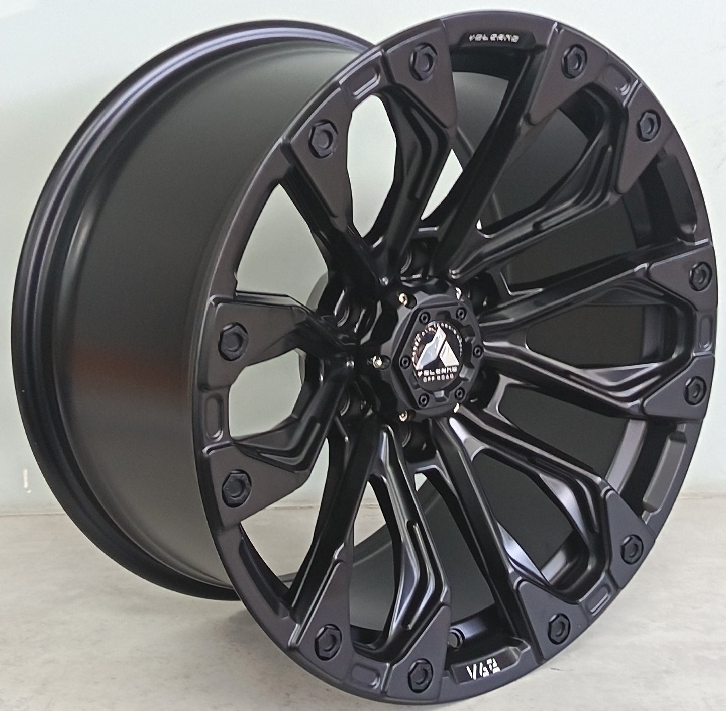 18" KR V62 (18X9.5/6-139) MT BLACK