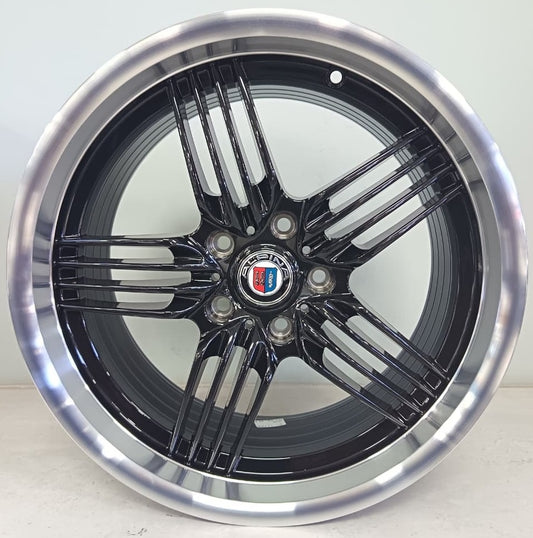18" KR YKW8672 19/20 (18X8.5/10/5-120) BL N/W