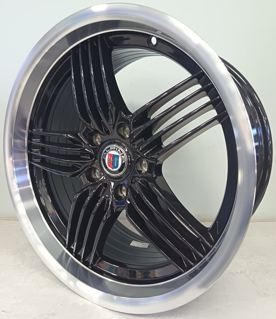 18" KR YKW8672 19/20 (18X8.5/10/5-120) BL N/W