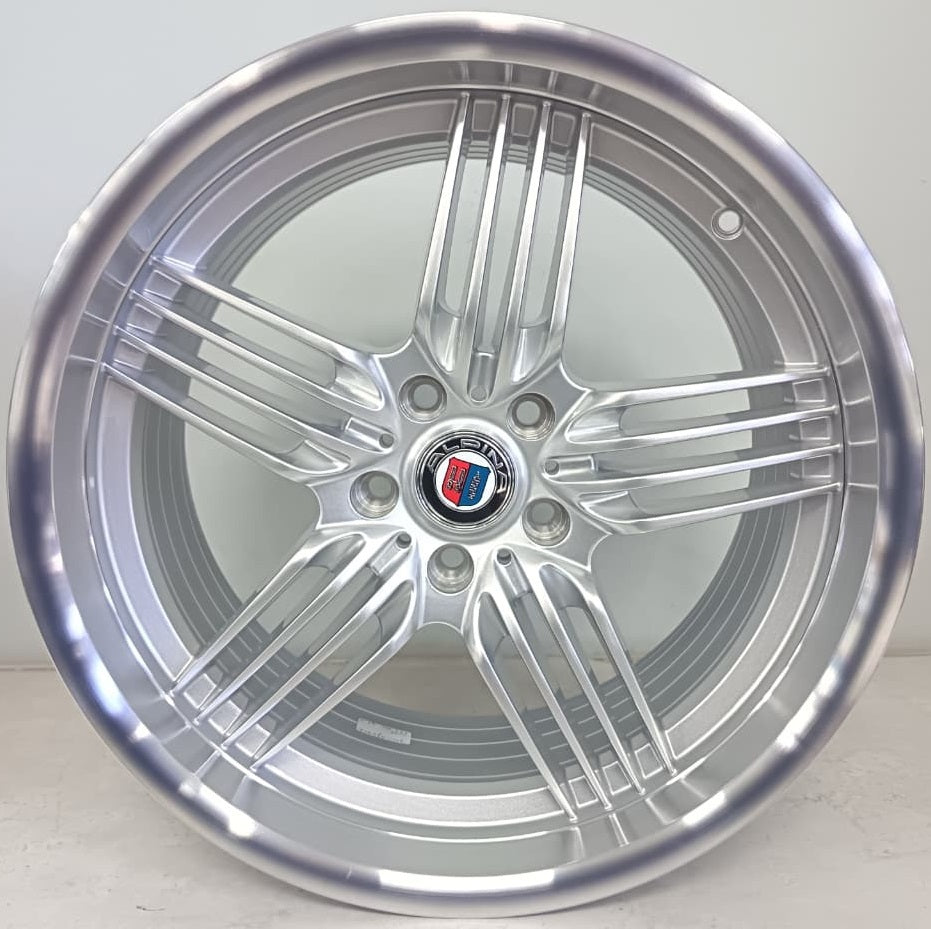 18" KR YKW8672 3/4 (18X8.5/10/5-120) SL N/W